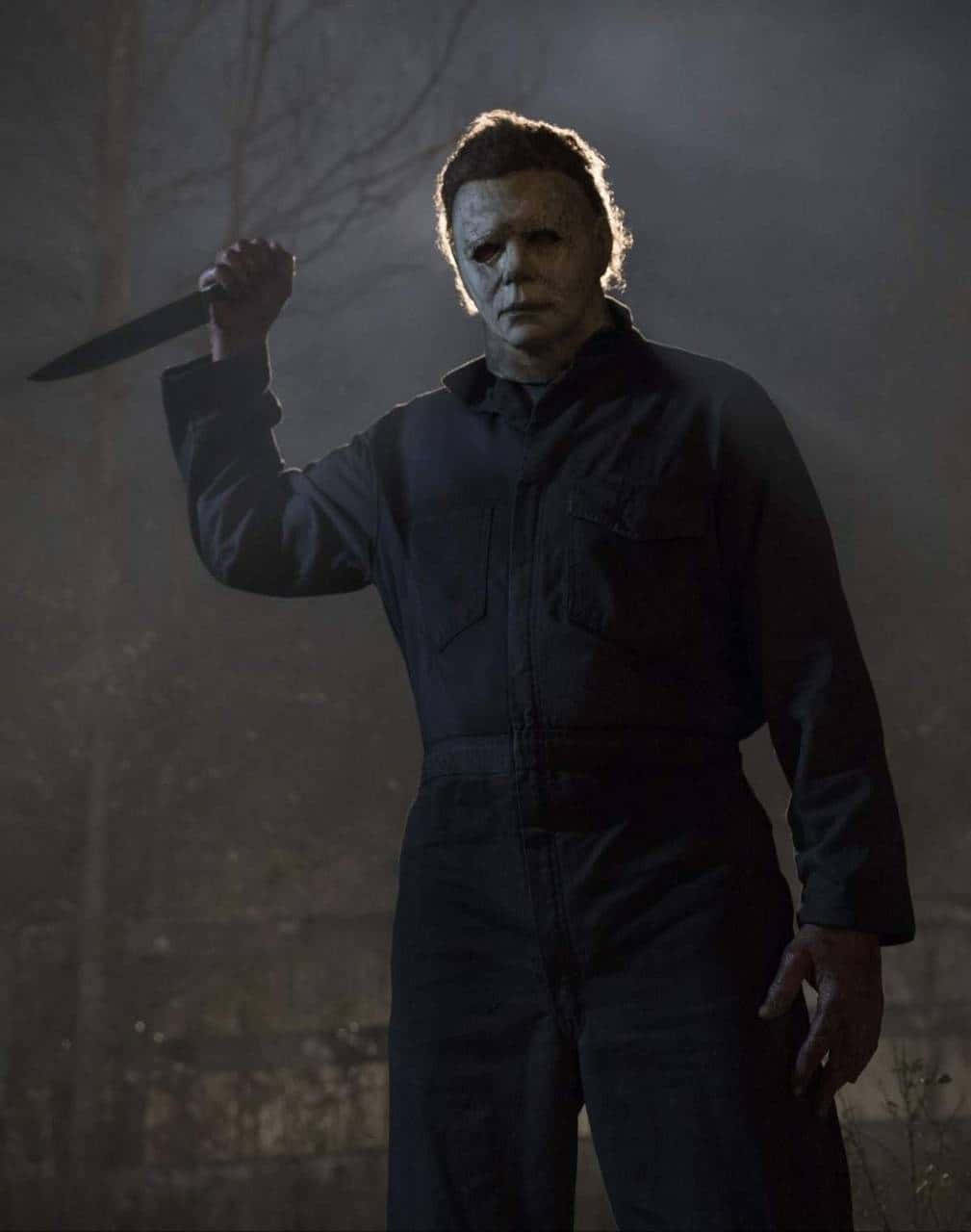 Halloween Michael Myers, knife, foggy outdoor setting, HD Phone Wallpaper