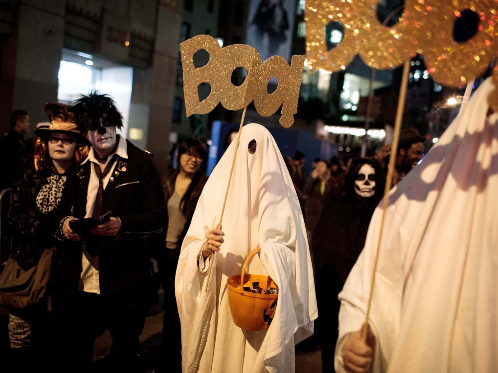 Halloween Parades, nighttime Halloween street celebration, ghost and skull makeup, HD Desktop Wallpaper