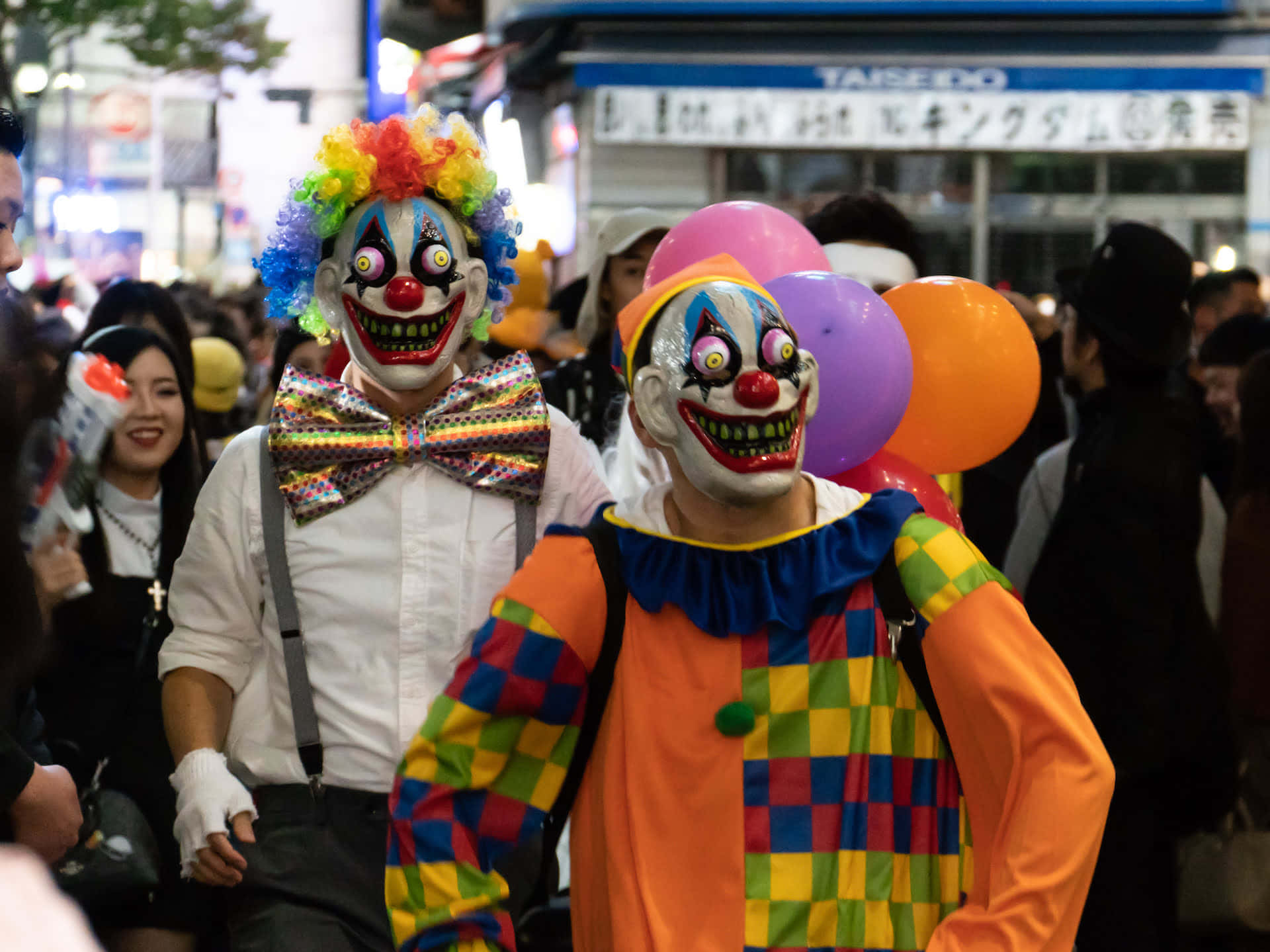 Halloween Parades, nighttime street festival, vibrant costumes, Full HD Desktop Wallpaper