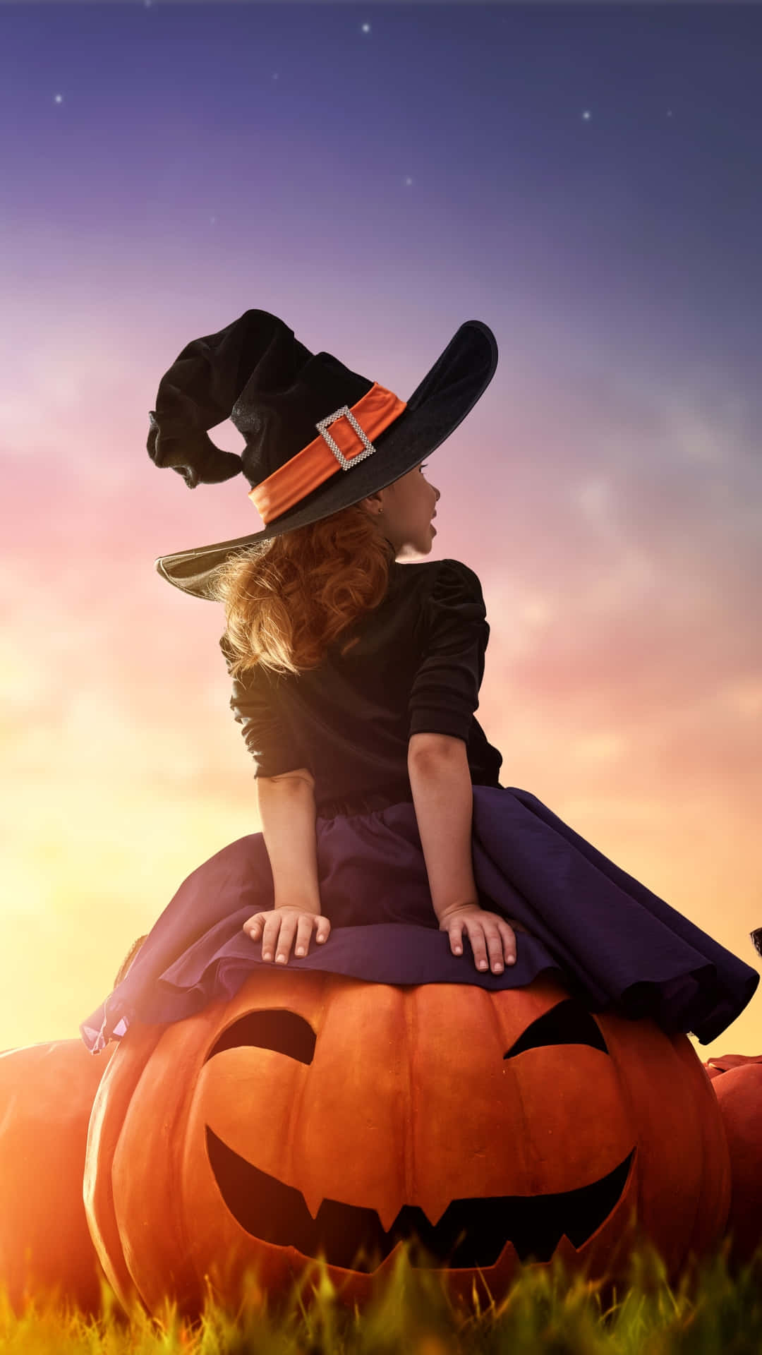 child witch, jack-o'-lantern, black witch costume, Full HD Phone Wallpaper