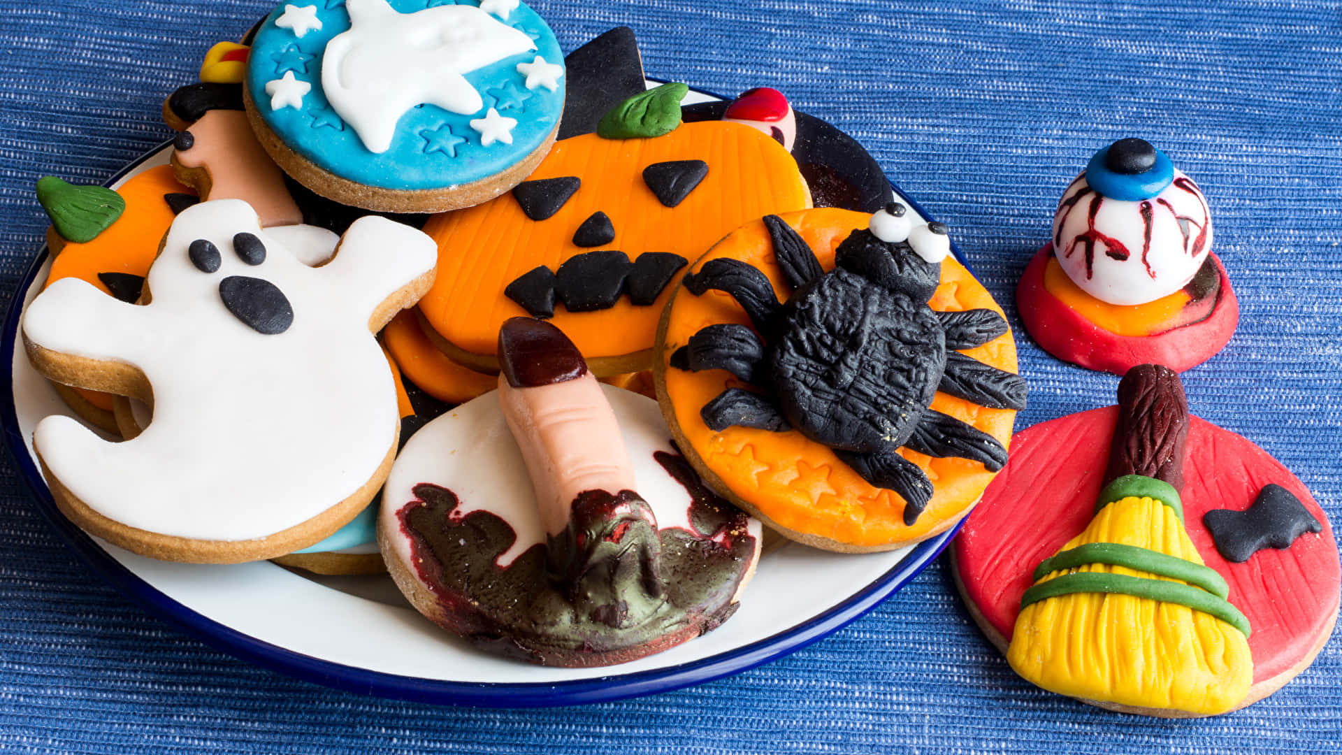 Halloween Treats, ghosts, pumpkins, Full HD Desktop Wallpaper
