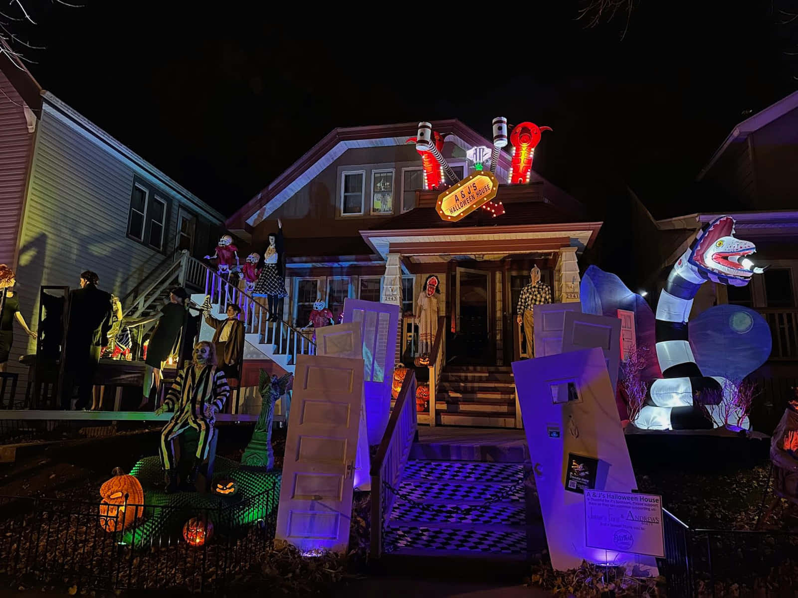 Halloween Yard Decorations, house at night, glowing Halloween props, HD Desktop Wallpaper