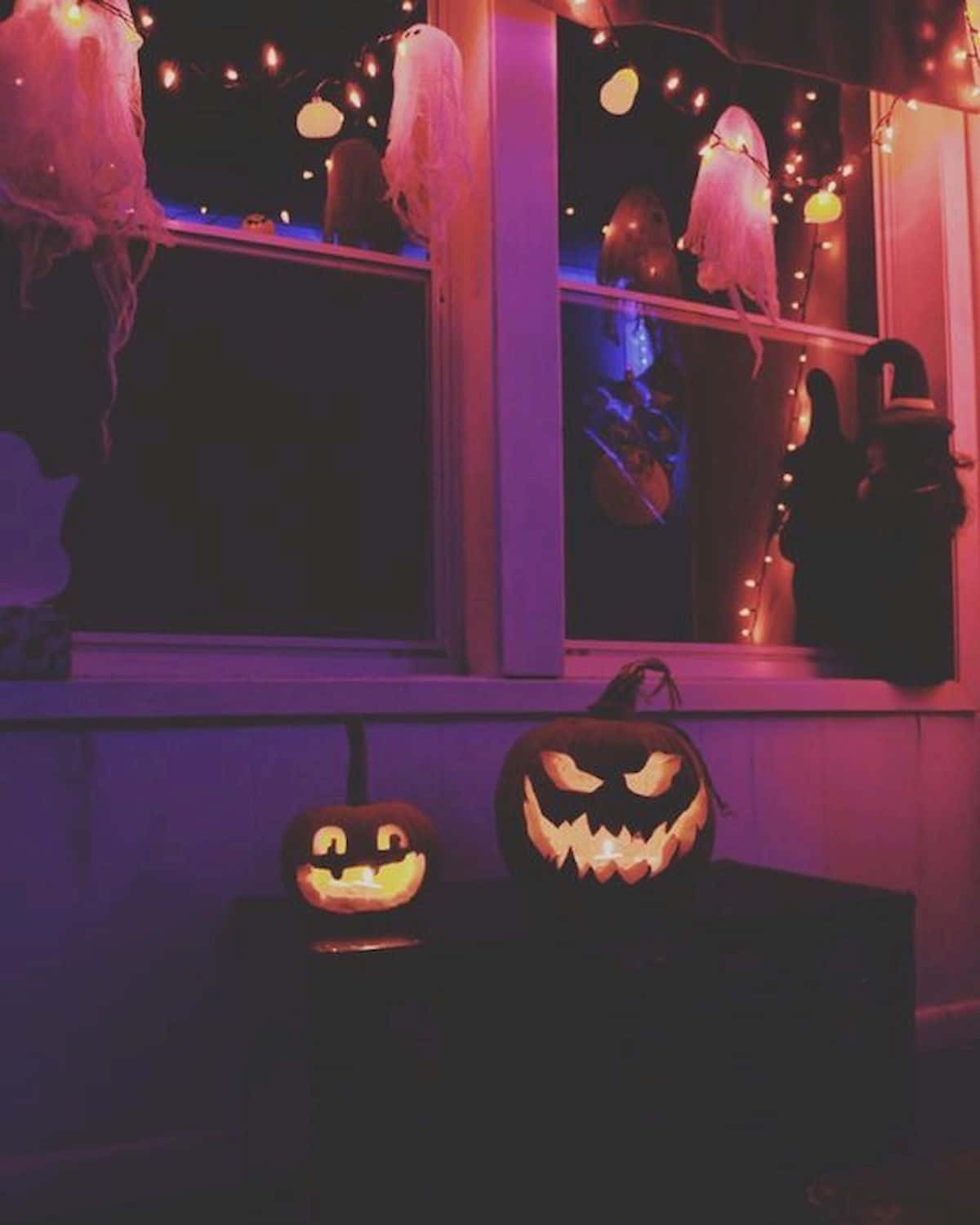 Halloween Tumblr Aesthetic, jack-o'-lanterns, windowsill, HD Phone Wallpaper