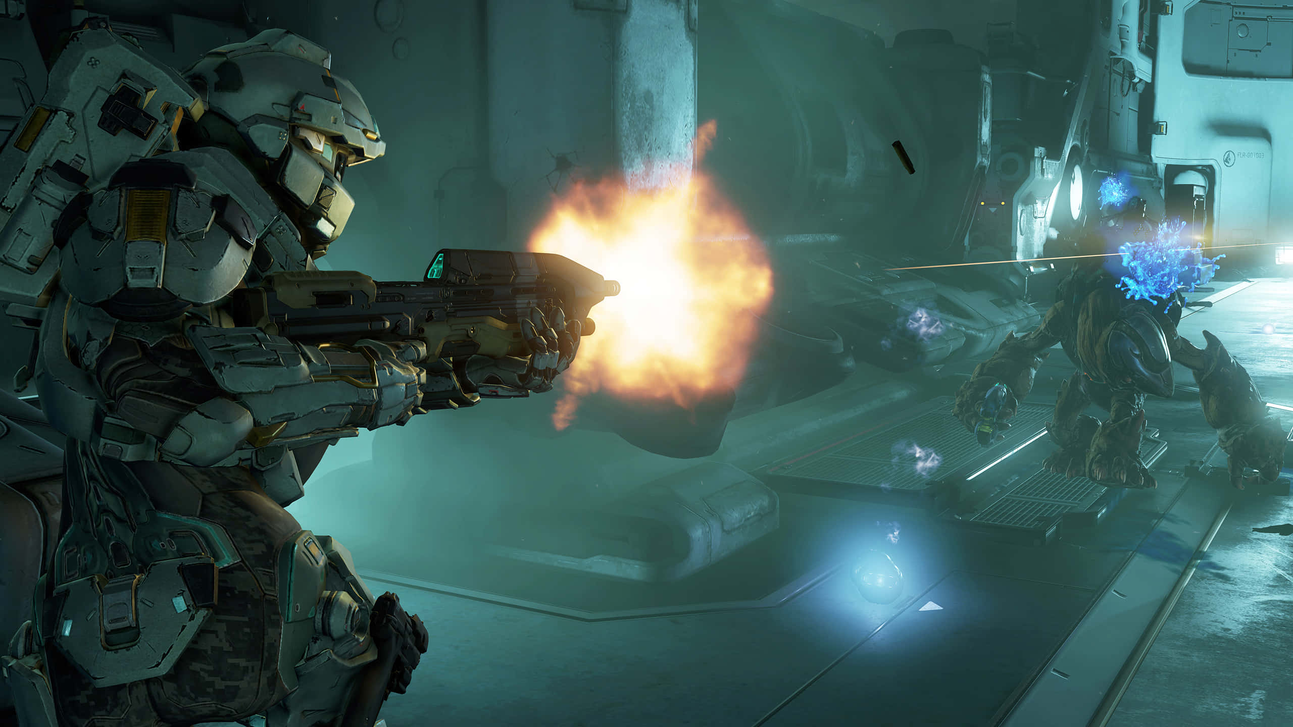 Halo 5 Blue Team, futuristic armor, weapon, 2K Desktop Wallpaper
