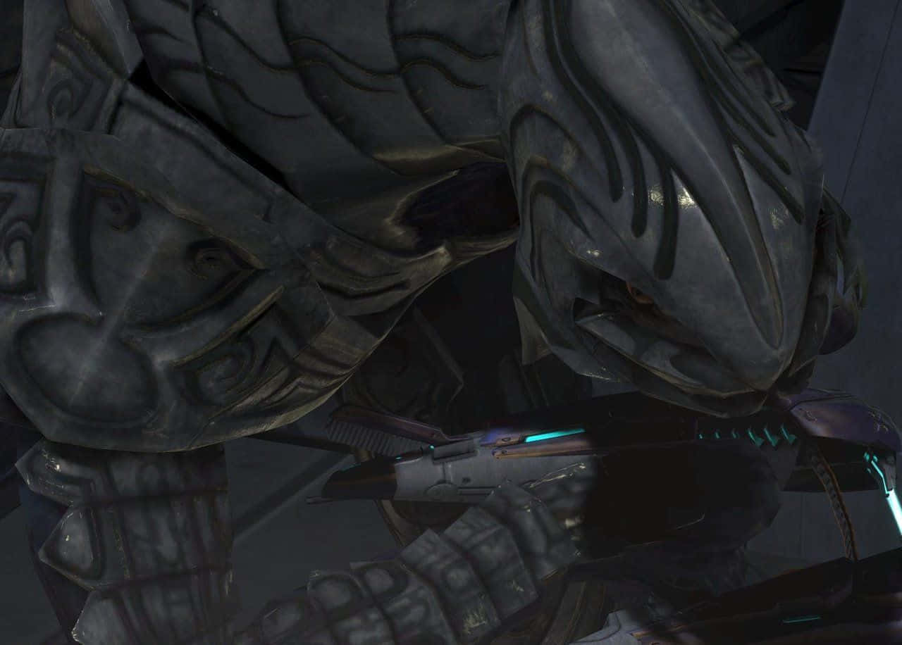 Halo Arbiter, glowing blue weapon, heavily armored alien warrior, HD Desktop Wallpaper