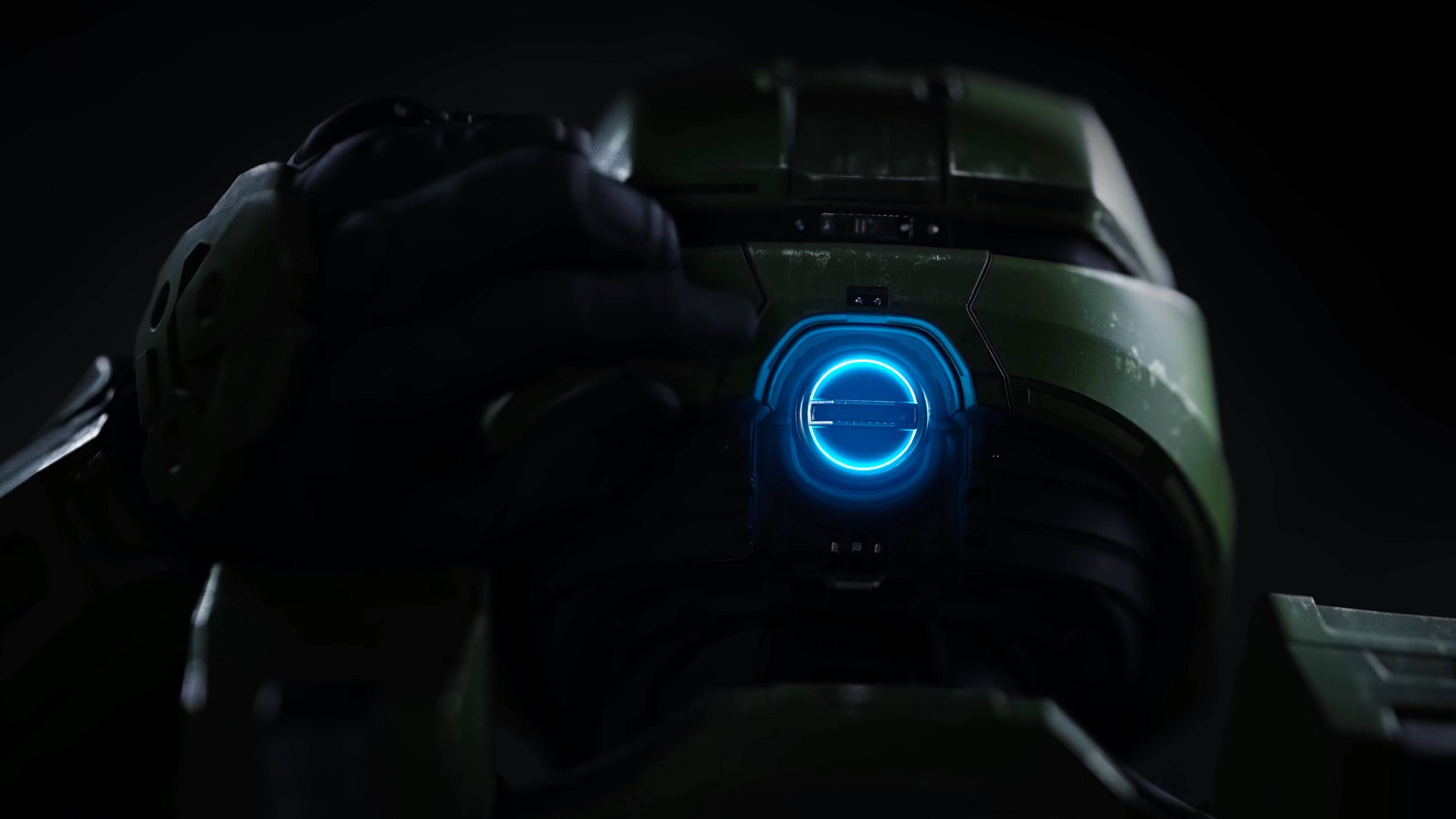 Halo Infinite, green armored helmet, glowing blue circular visor, 4K Desktop Wallpaper