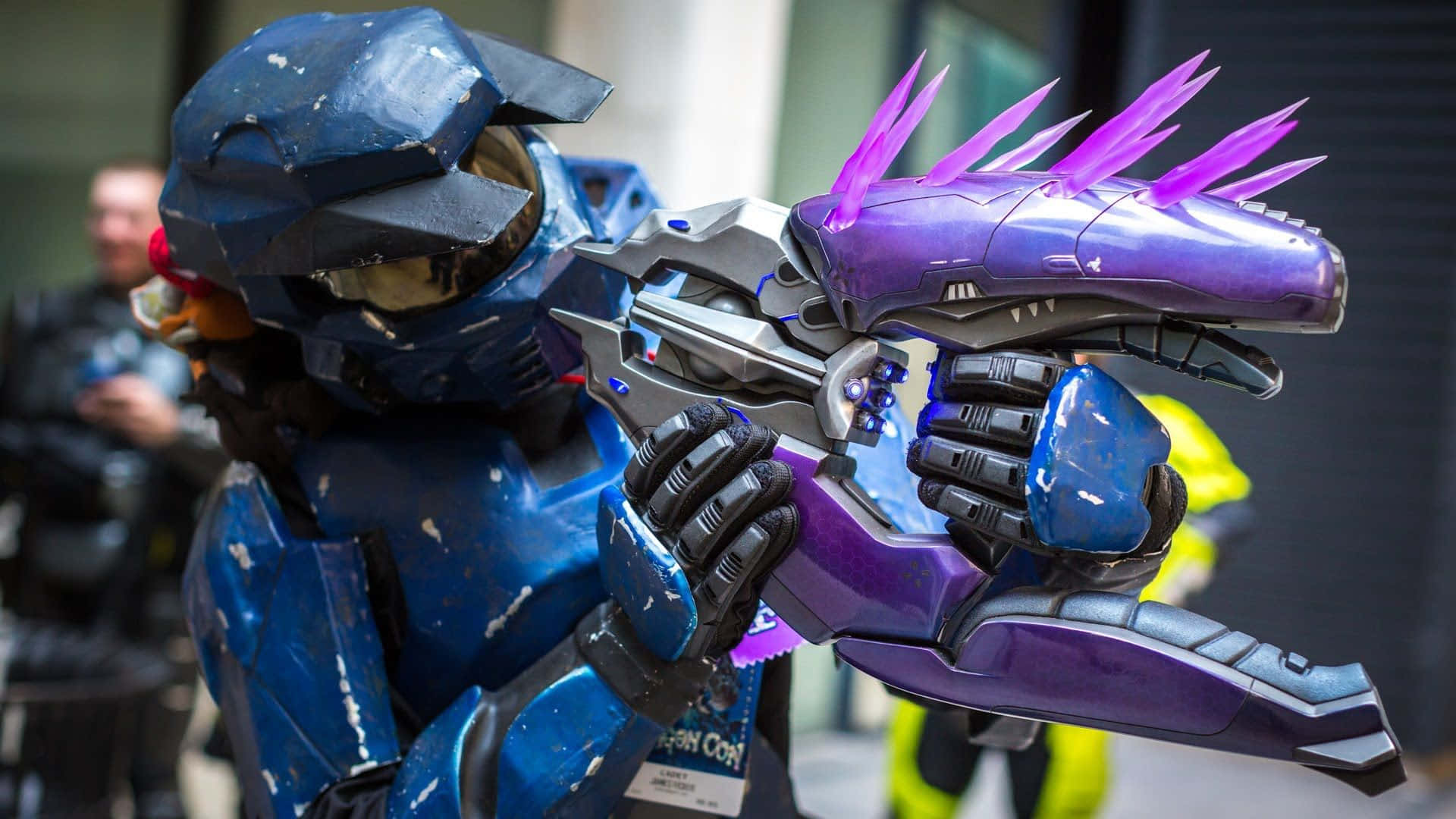 Halo Needler, blue Spartan armor, purple spiky energy weapon, Full HD Desktop Wallpaper