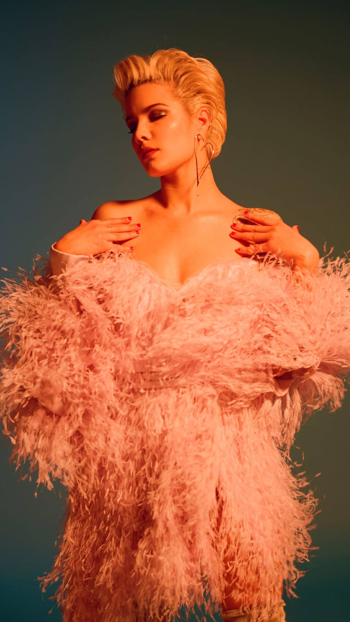 Halsey, peach dress, voluminous pink feathered dress, Full HD Phone Wallpaper