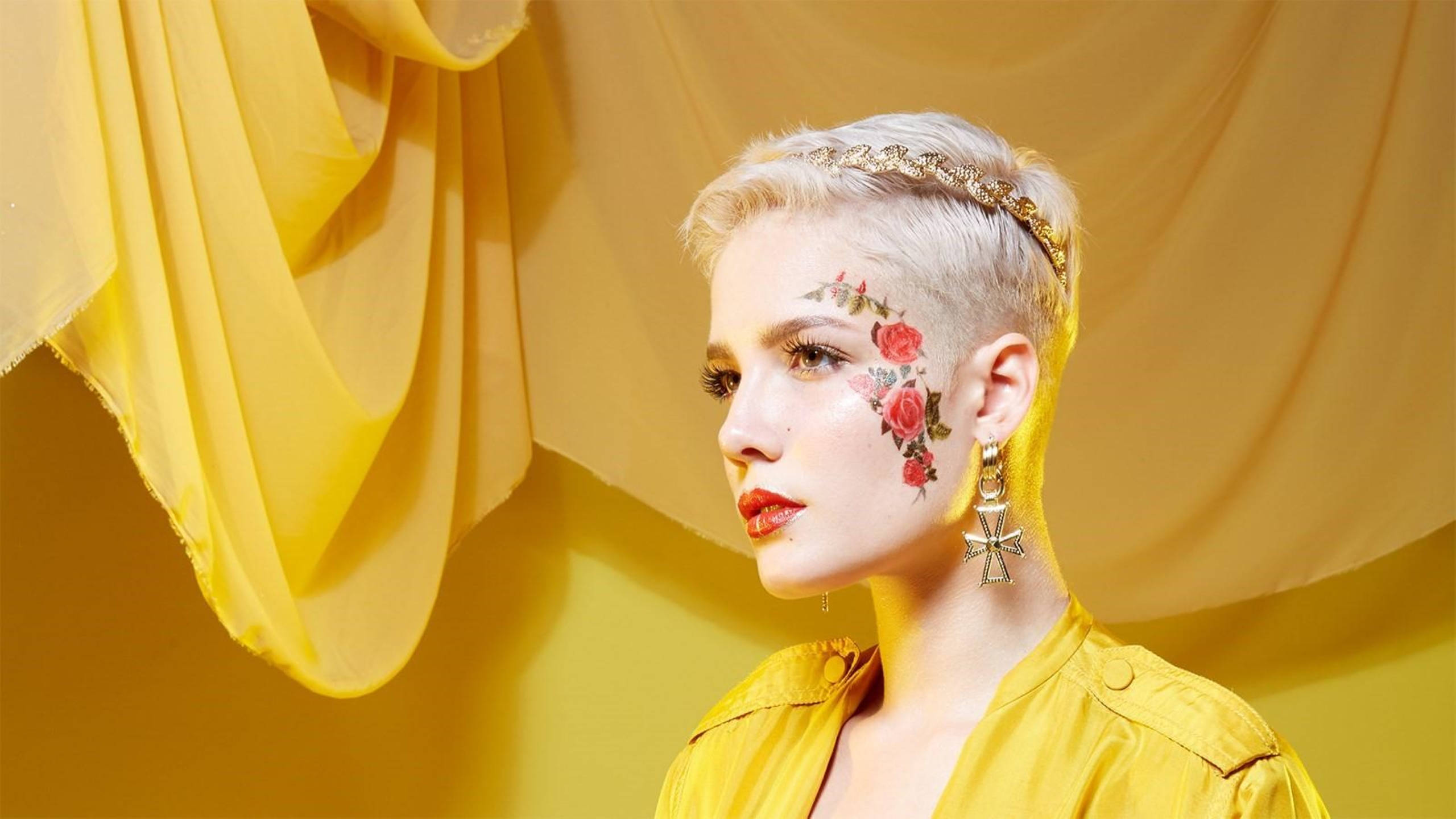 Halsey, blonde, yellow, 2K Desktop Wallpaper
