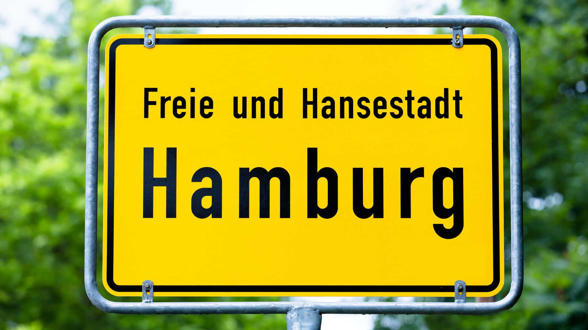 Hamburg, bright yellow, black text, Full HD Desktop Wallpaper