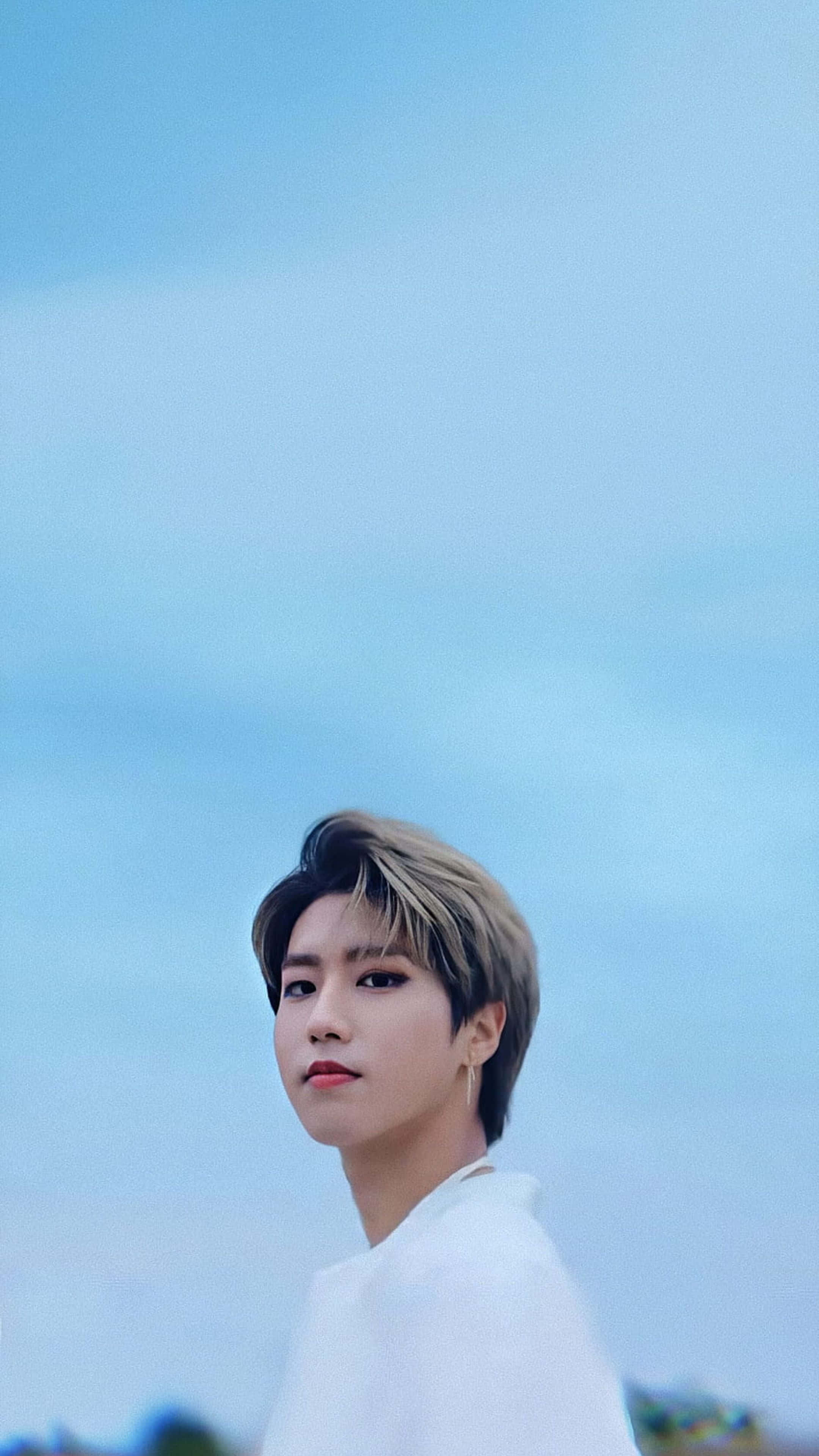 Han Jisung, short blonde hair, red lips, 4K Phone Wallpaper