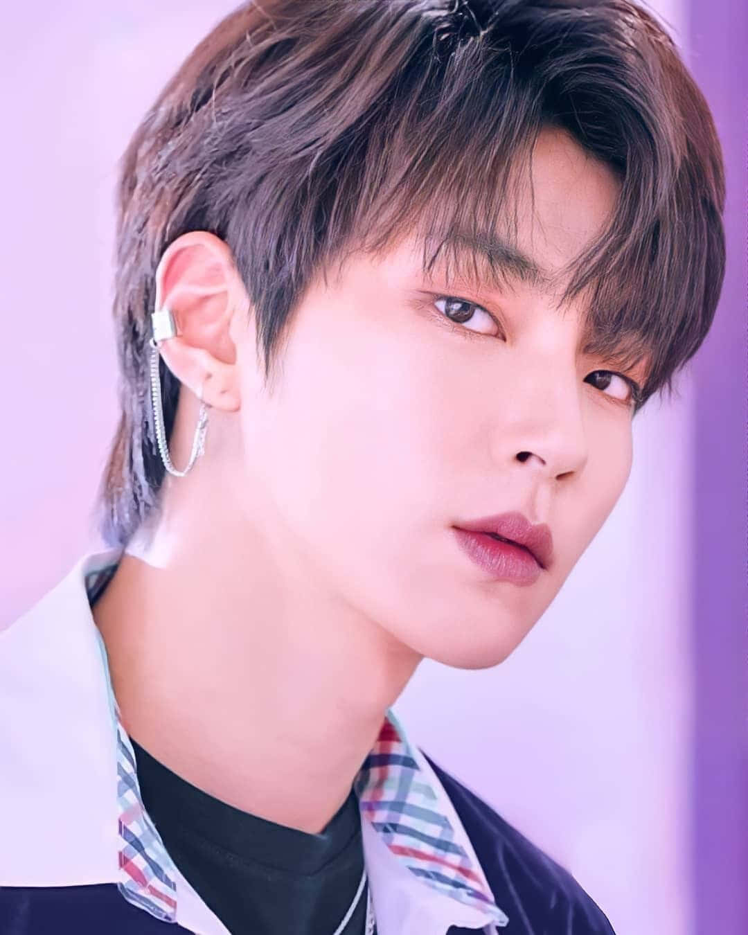 Han Seojun, pierced ear, styled brown hair, HD Phone Wallpaper