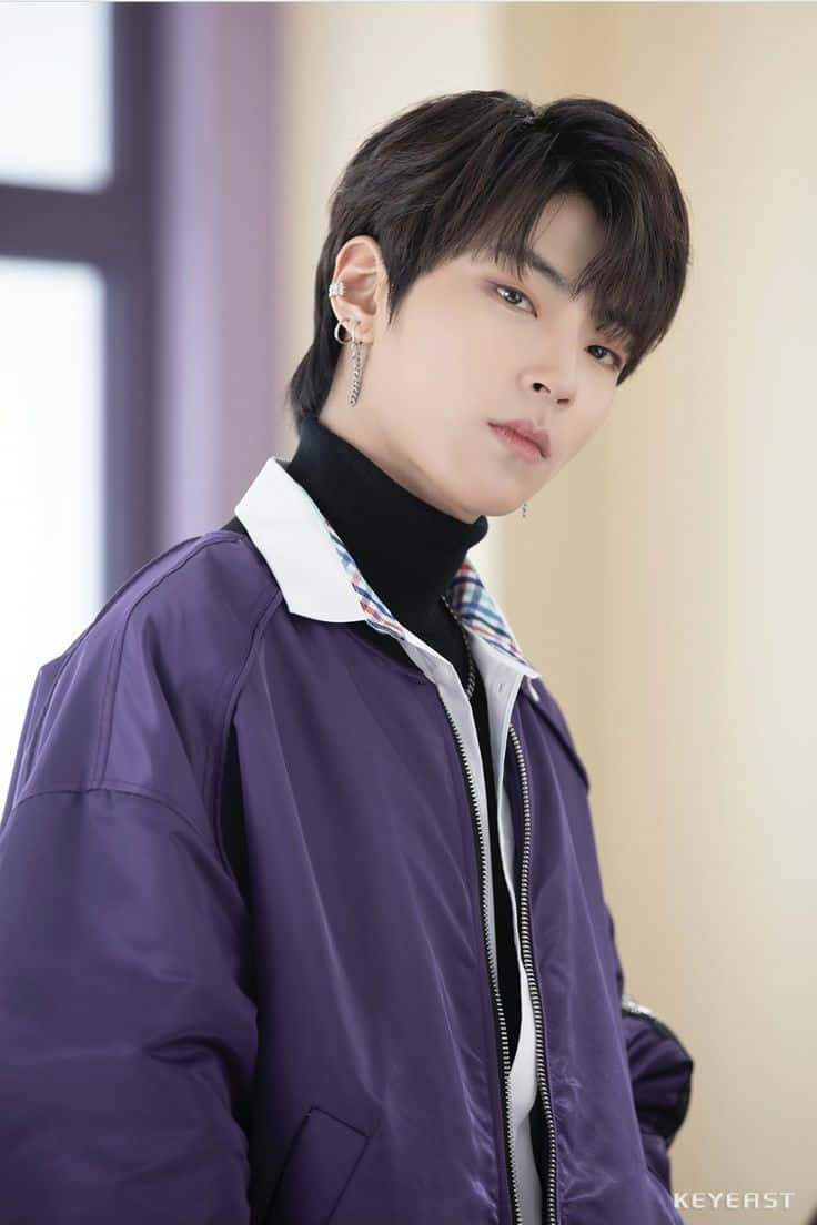 Han Seojun, purple bomber jacket, black turtleneck, SD Phone Wallpaper
