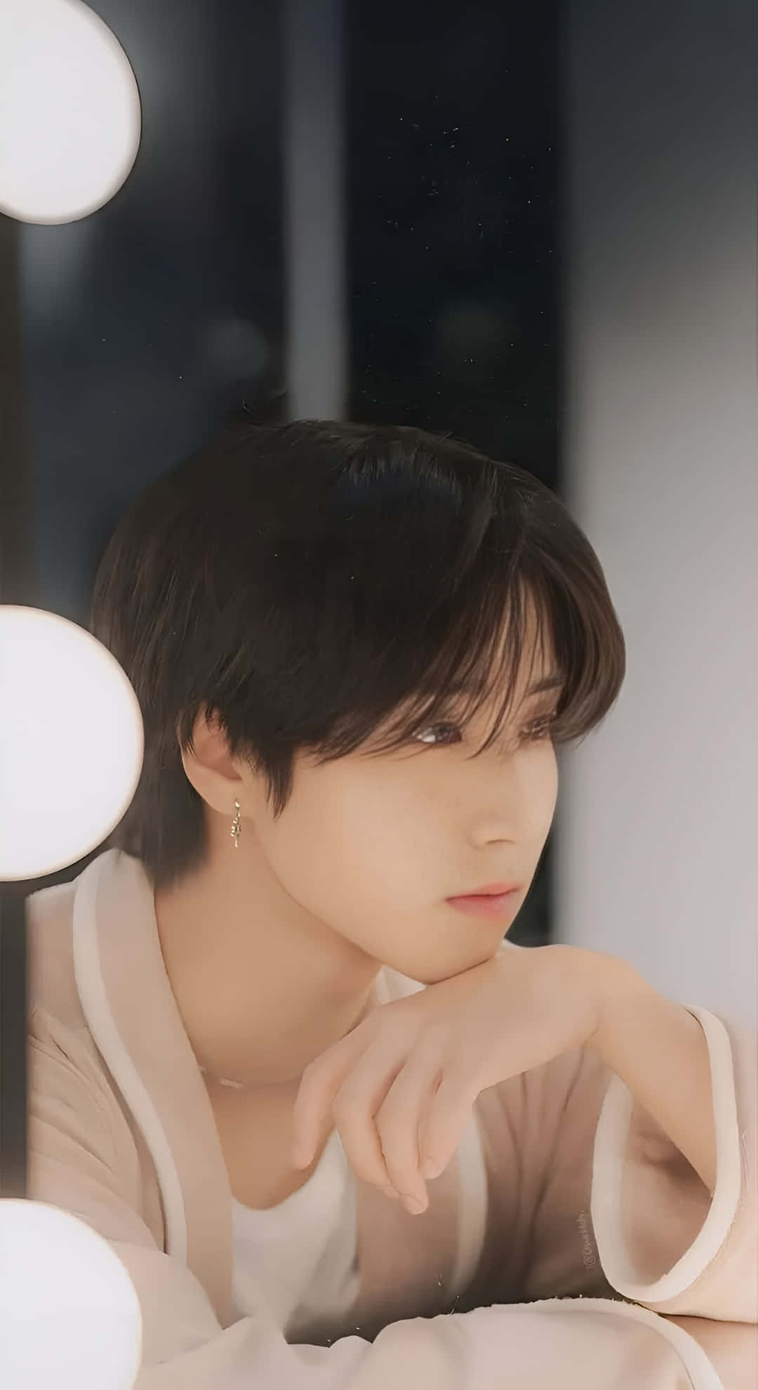 Han Stray Kids, vanity mirror, bright round lights, Full HD Phone Wallpaper