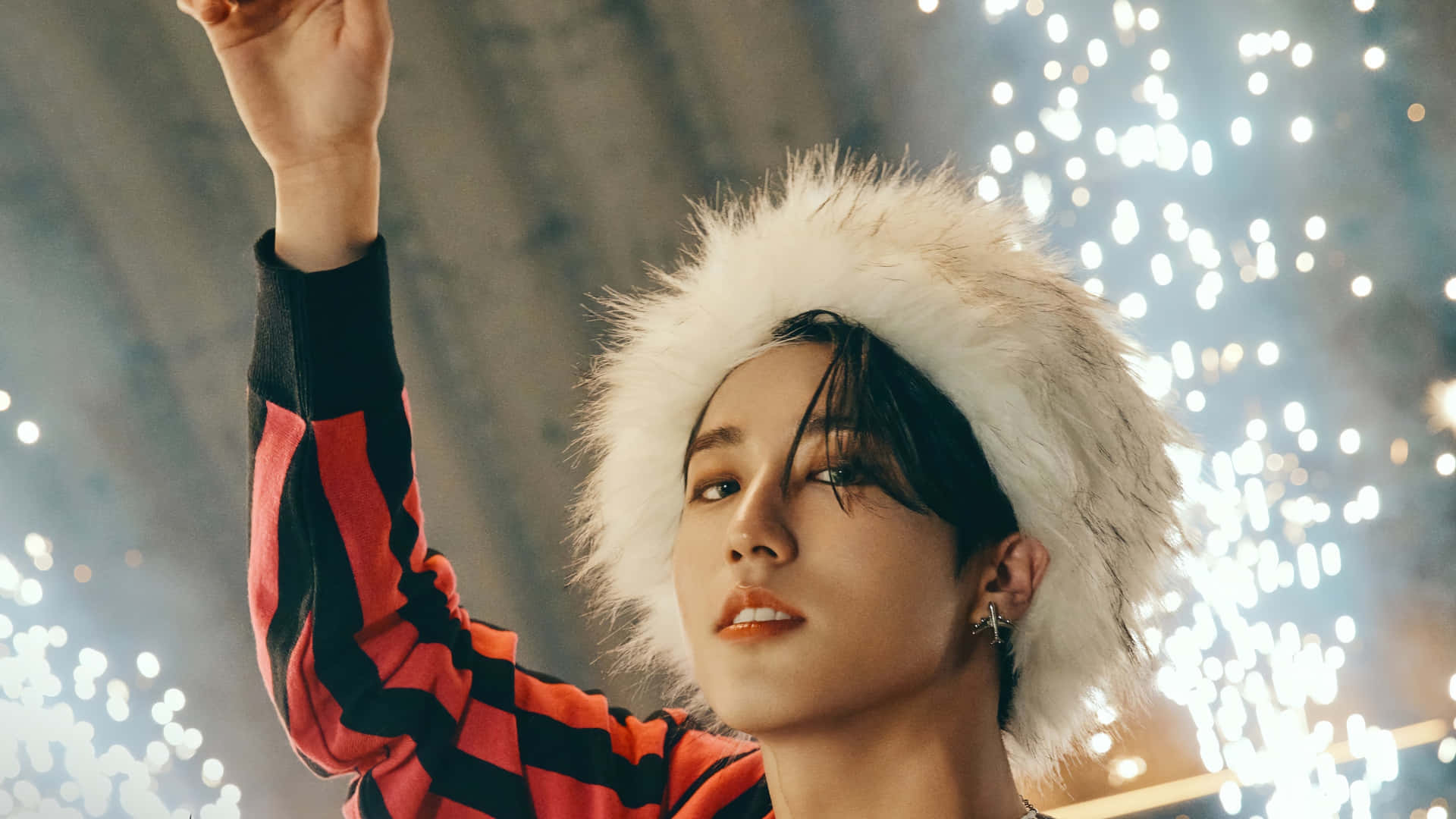 Han Stray Kids, fluffy white hat, red black striped shirt, Full HD Desktop Wallpaper