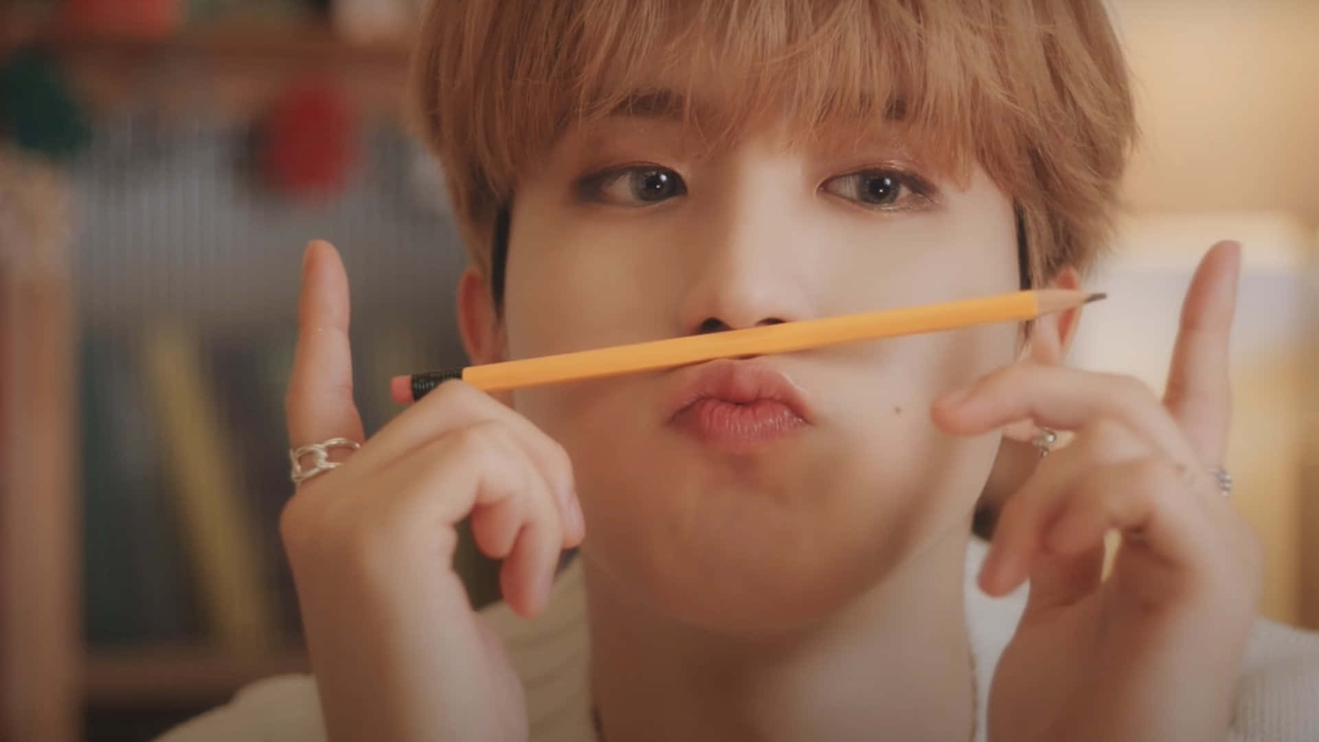 Han Stray Kids, light brown hair, yellow pencil, Full HD Desktop Wallpaper