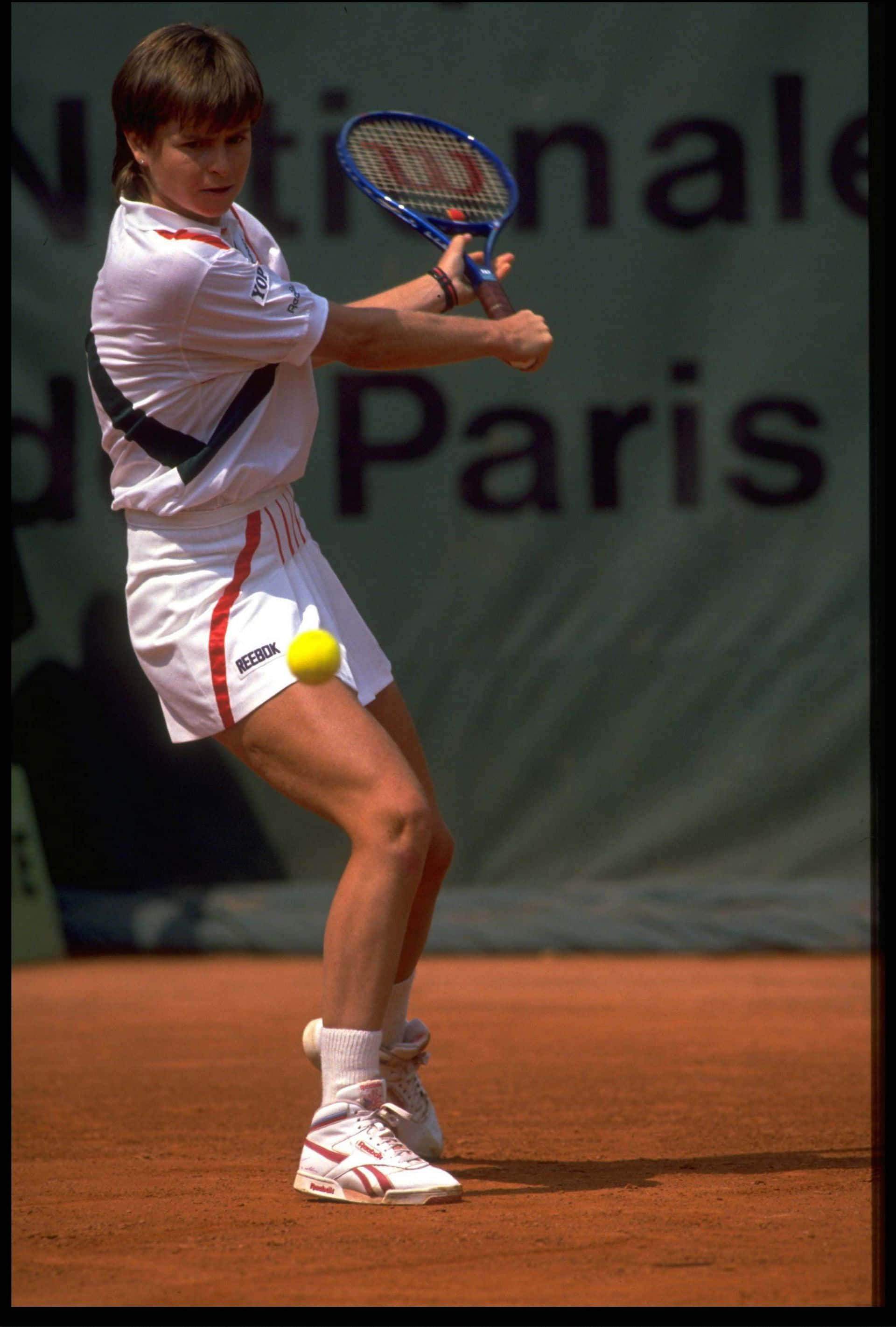 Hana Mandlíková, white Reebok gear, blue racket, 2K Phone Wallpaper