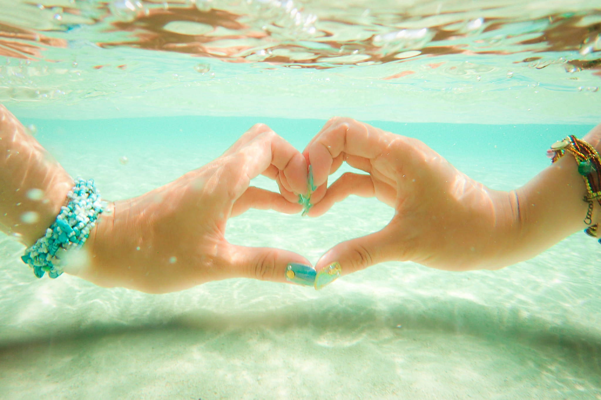 Hand Heart, underwater, sunlit turquoise water, Full HD Desktop Wallpaper
