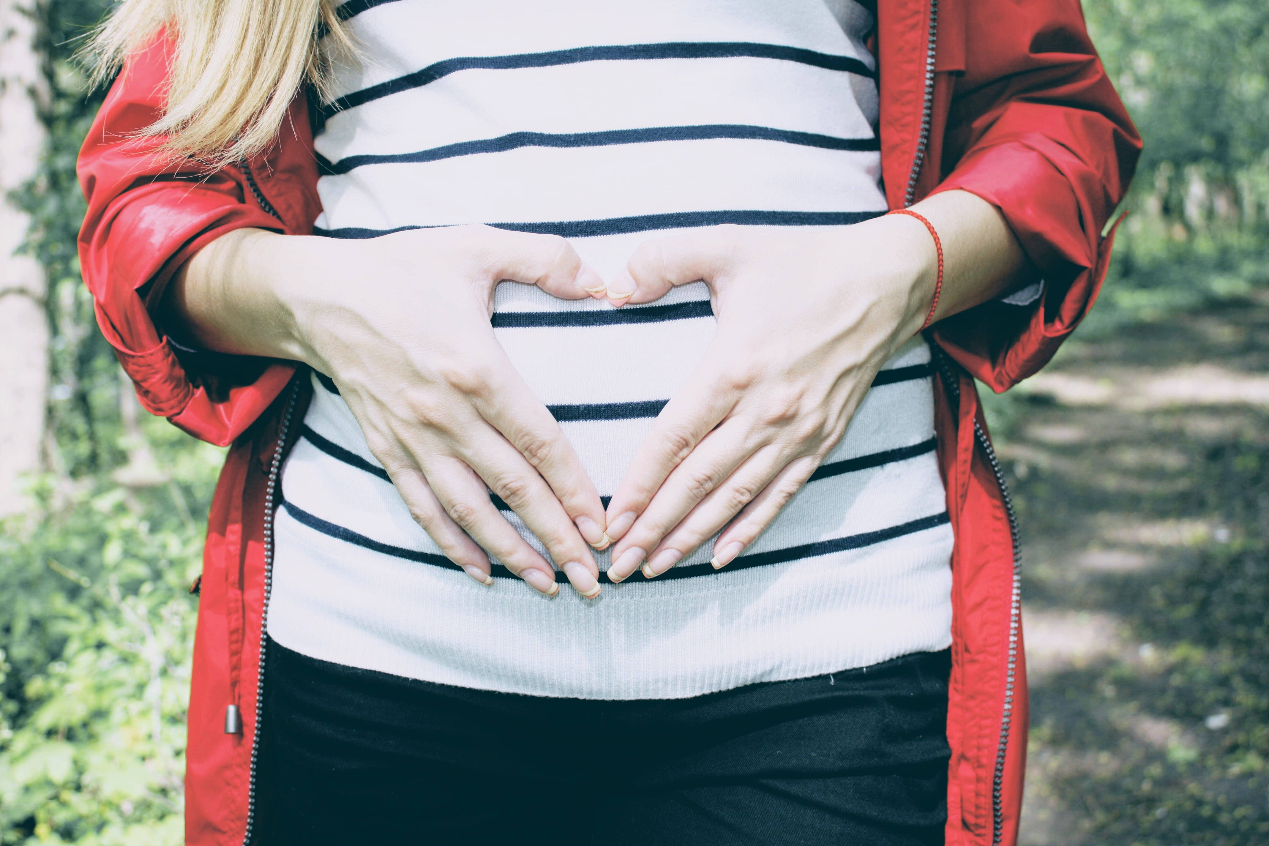Hand Heart Jacket, red jacket, pregnant woman, 4K Desktop Wallpaper
