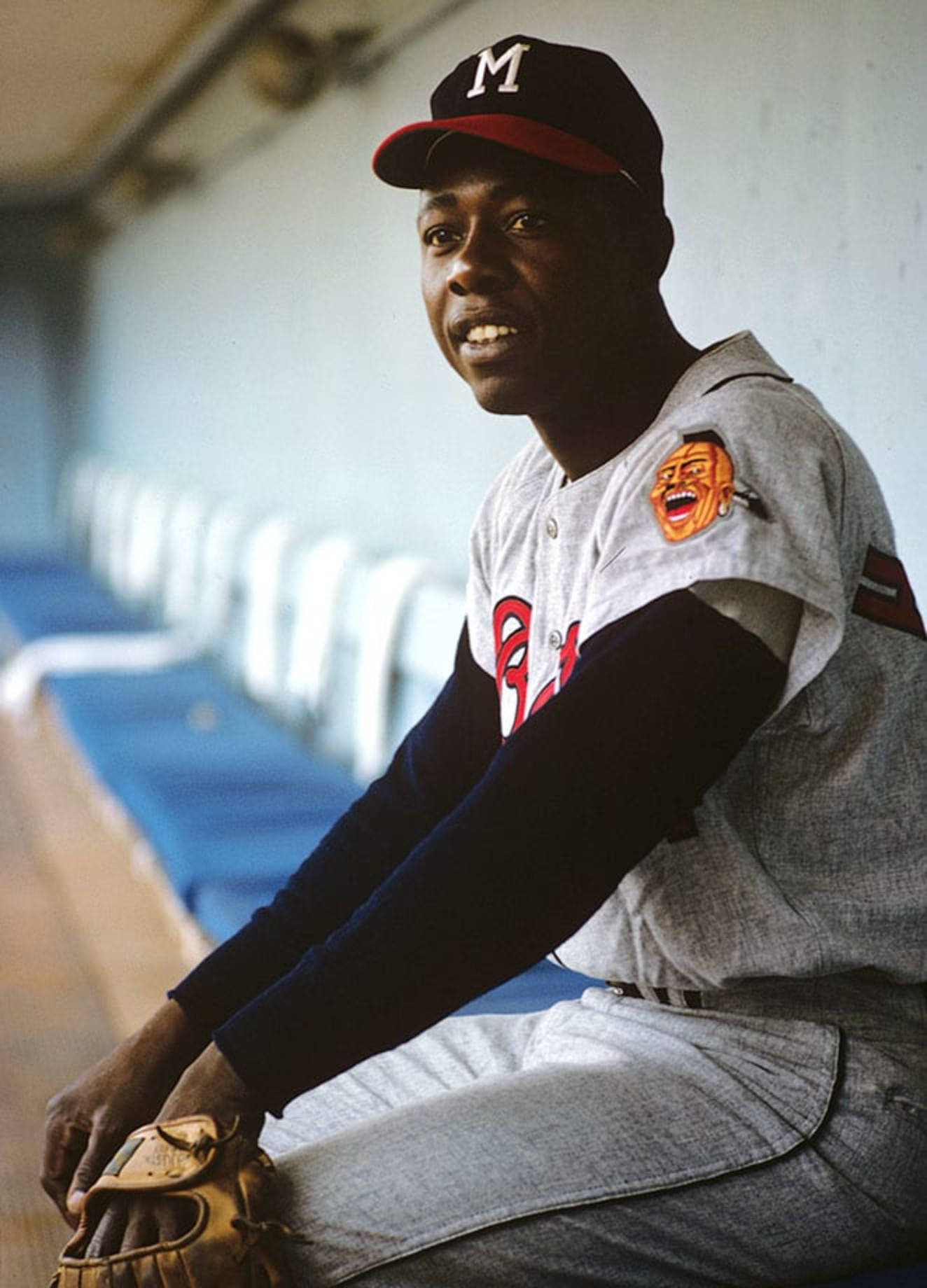 Hank Aaron, dugout, vintage uniform, HD Phone Wallpaper