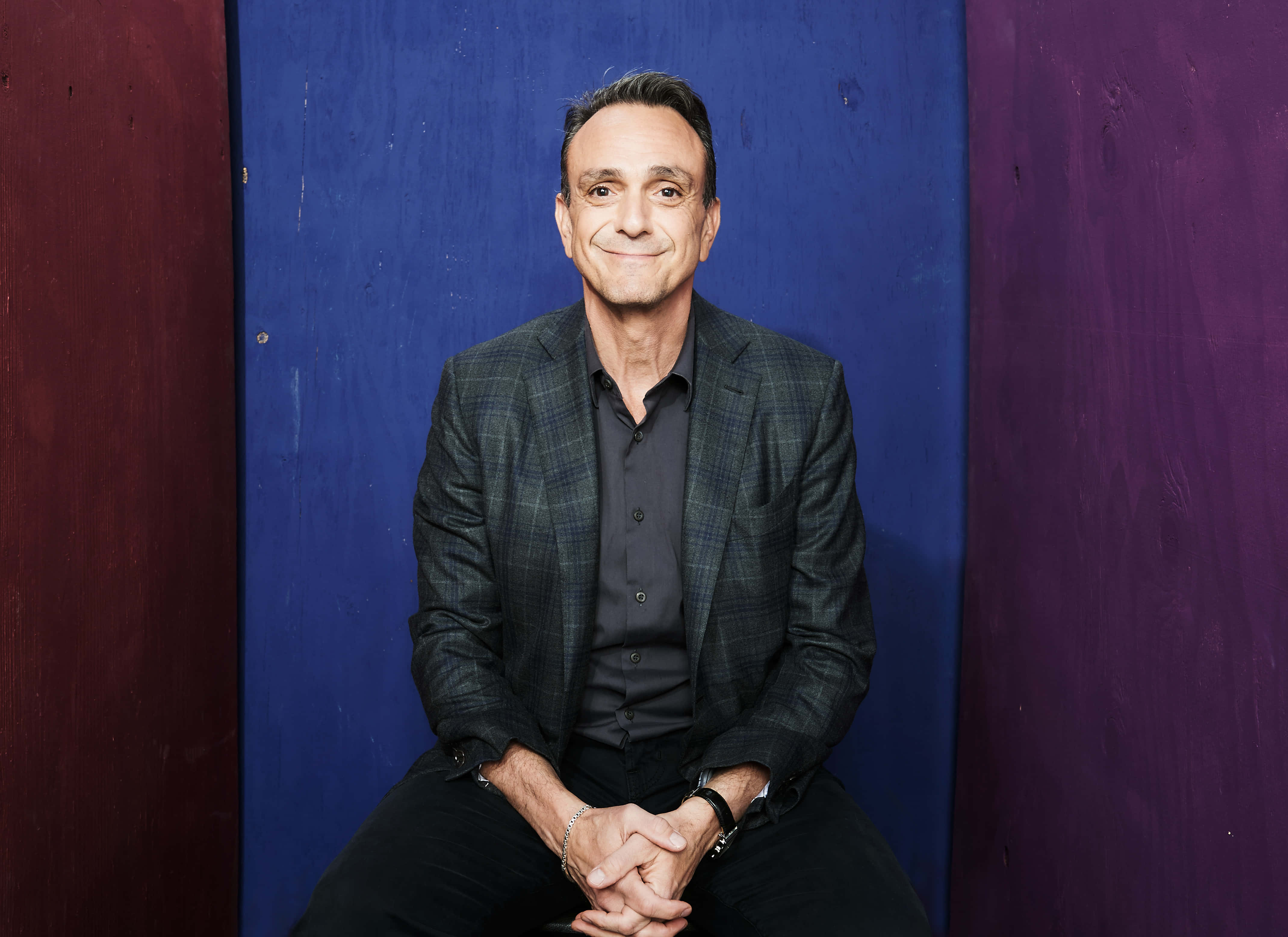Hank Azaria, blue suit, plaid blazer, 4K Desktop Wallpaper