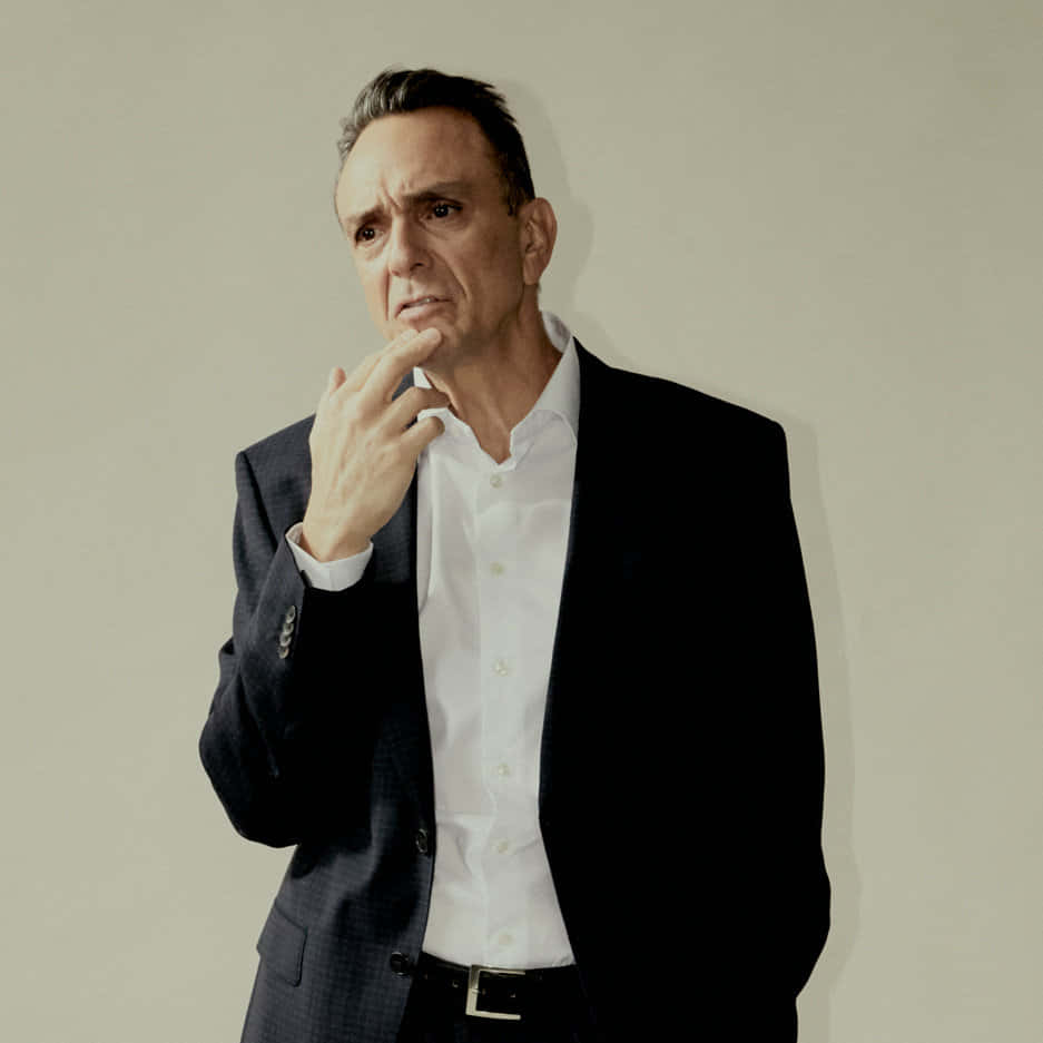Hank Azaria, dark suit, white shirt, SD Desktop Wallpaper