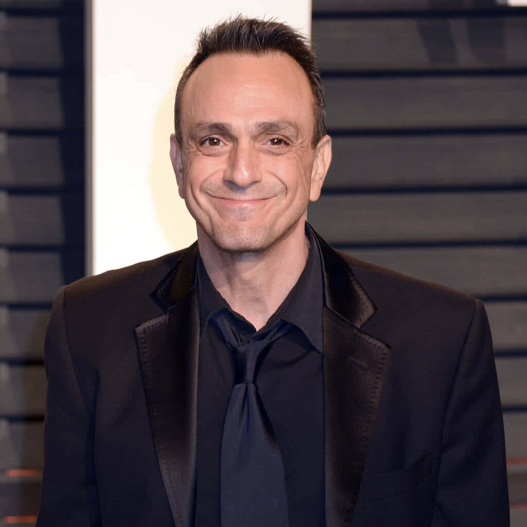 Hank Azaria, black suit, tie, SD Desktop Wallpaper
