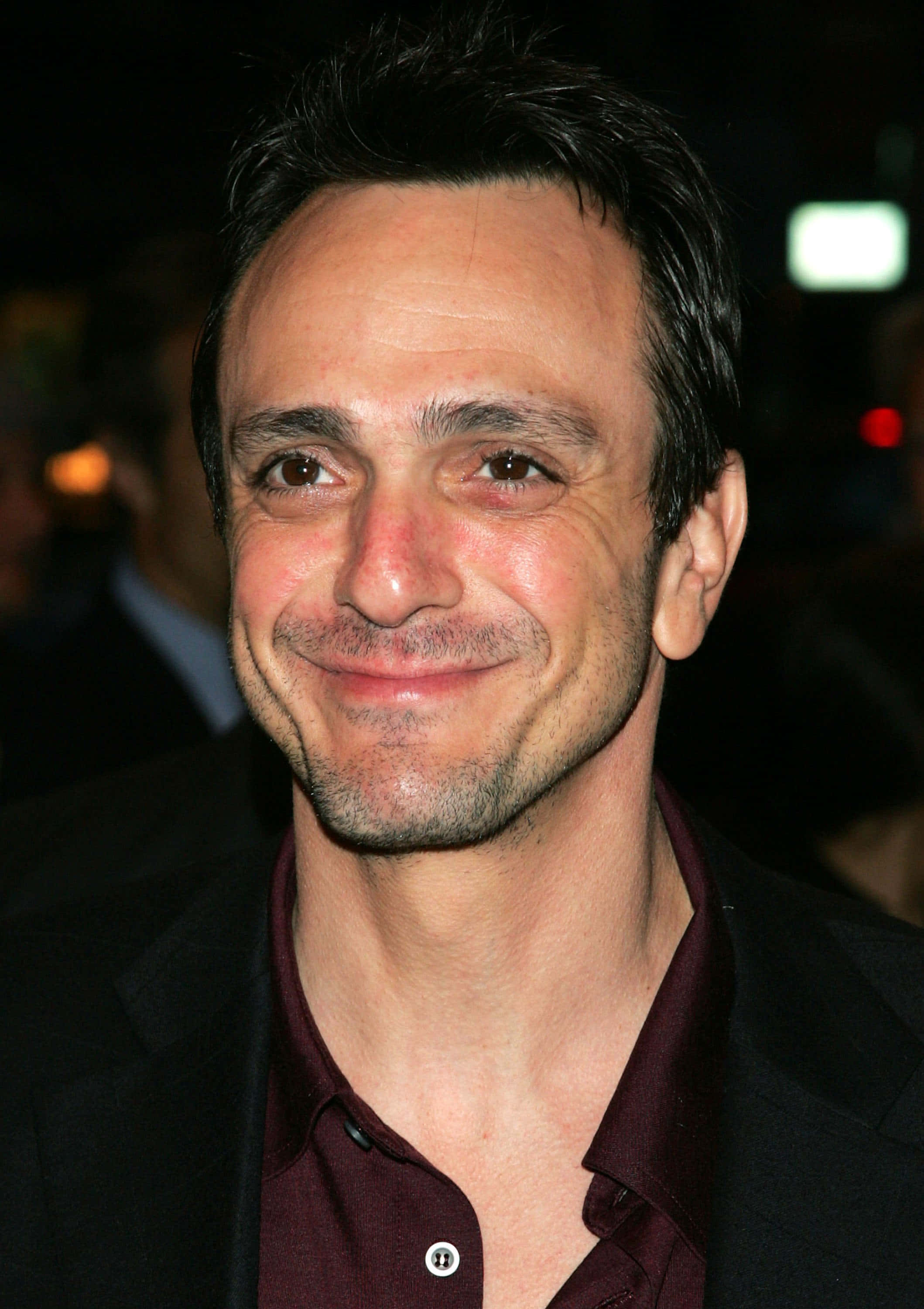 Hank Azaria, black jacket, maroon shirt, 2K Phone Wallpaper