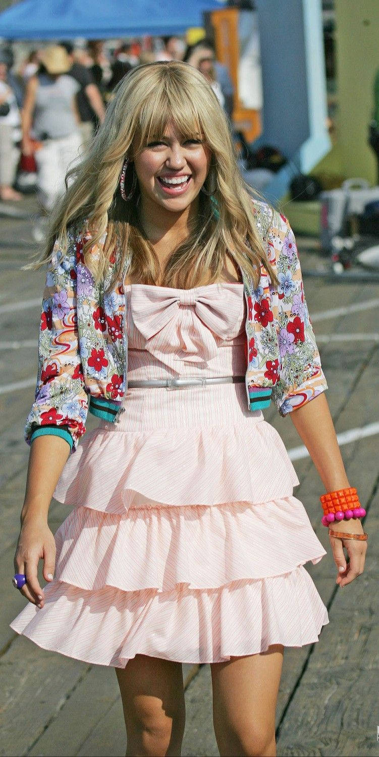 Hannah Montana, ribbon dress, pink ruffled dress, HD Phone Wallpaper