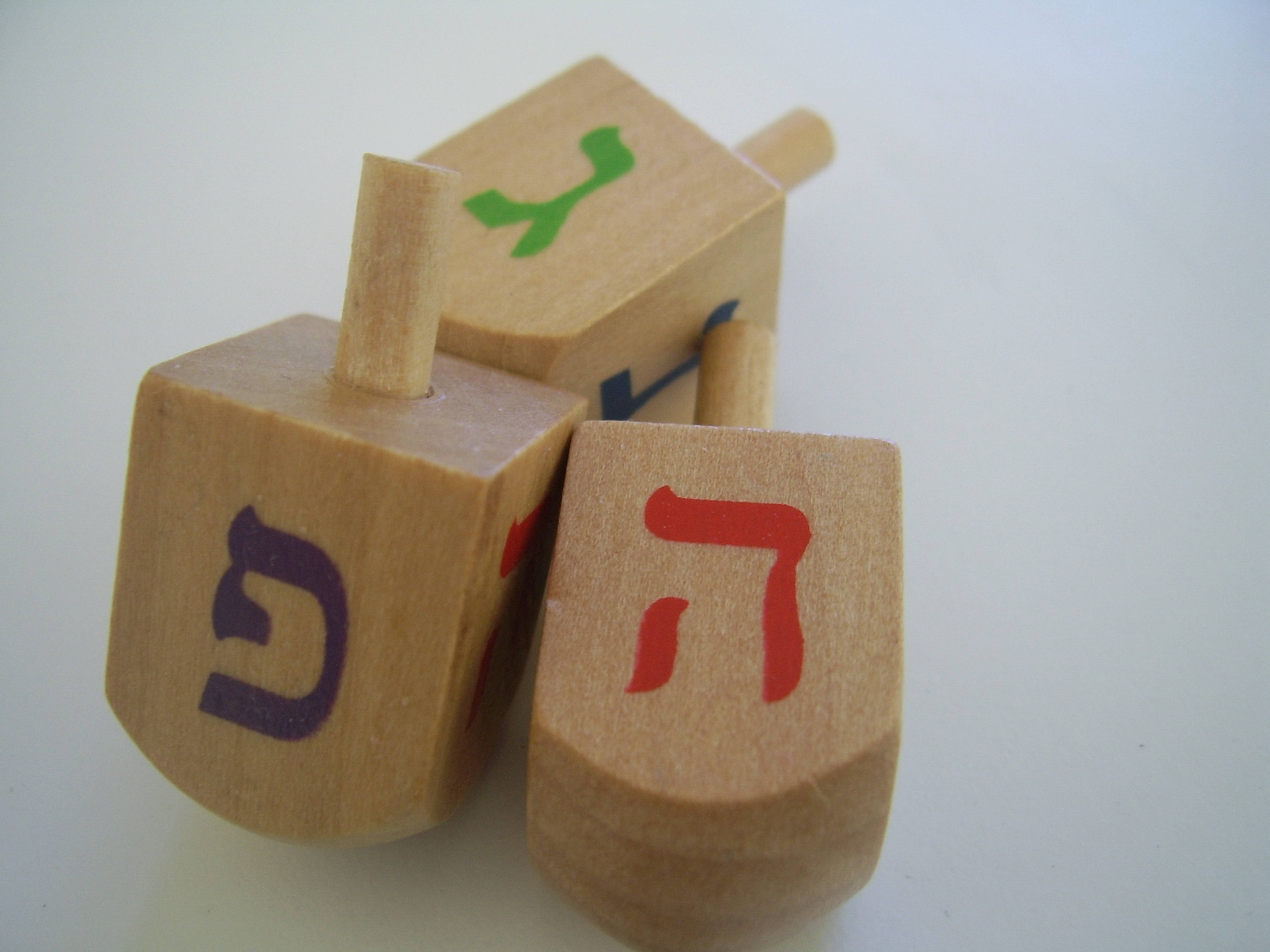 Hanukkah, dreidels, Hebrew letters, 5K Desktop Wallpaper