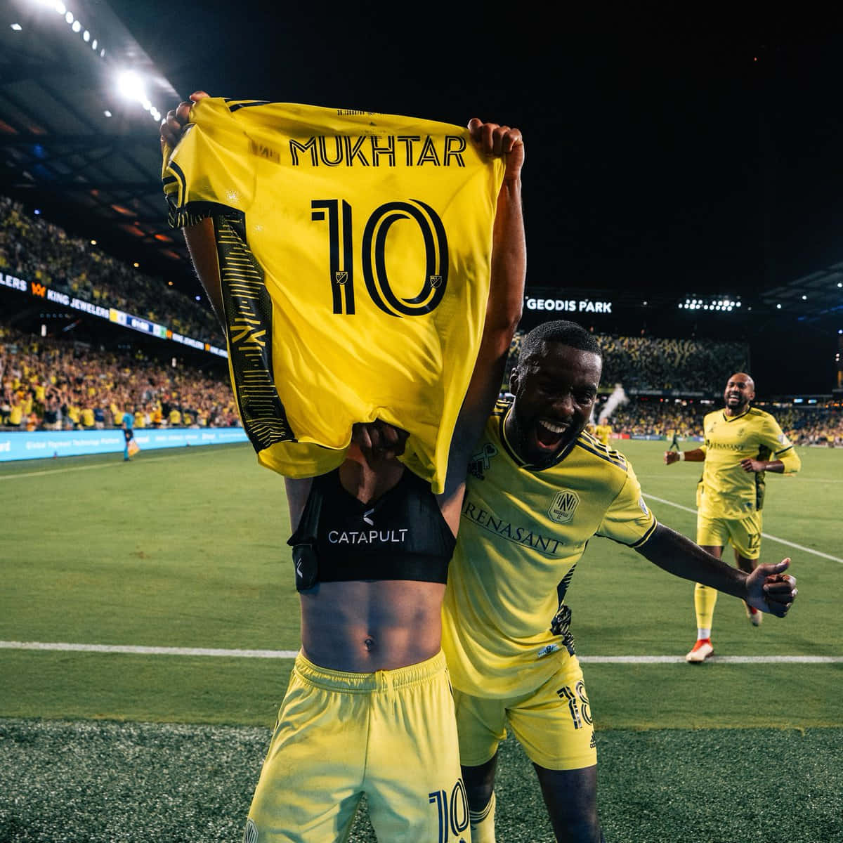 Hany Mukhtar, yellow jersey, number 10, SD Desktop Wallpaper