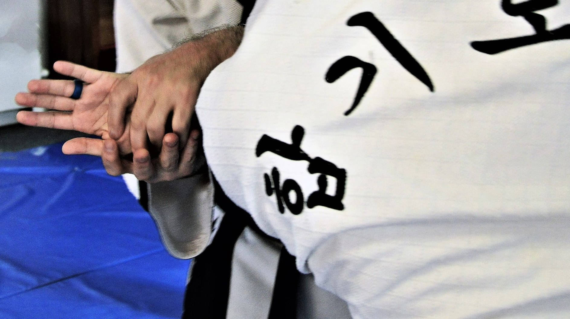 Hapkido, wrist lock, white uniforms, HD Desktop Wallpaper