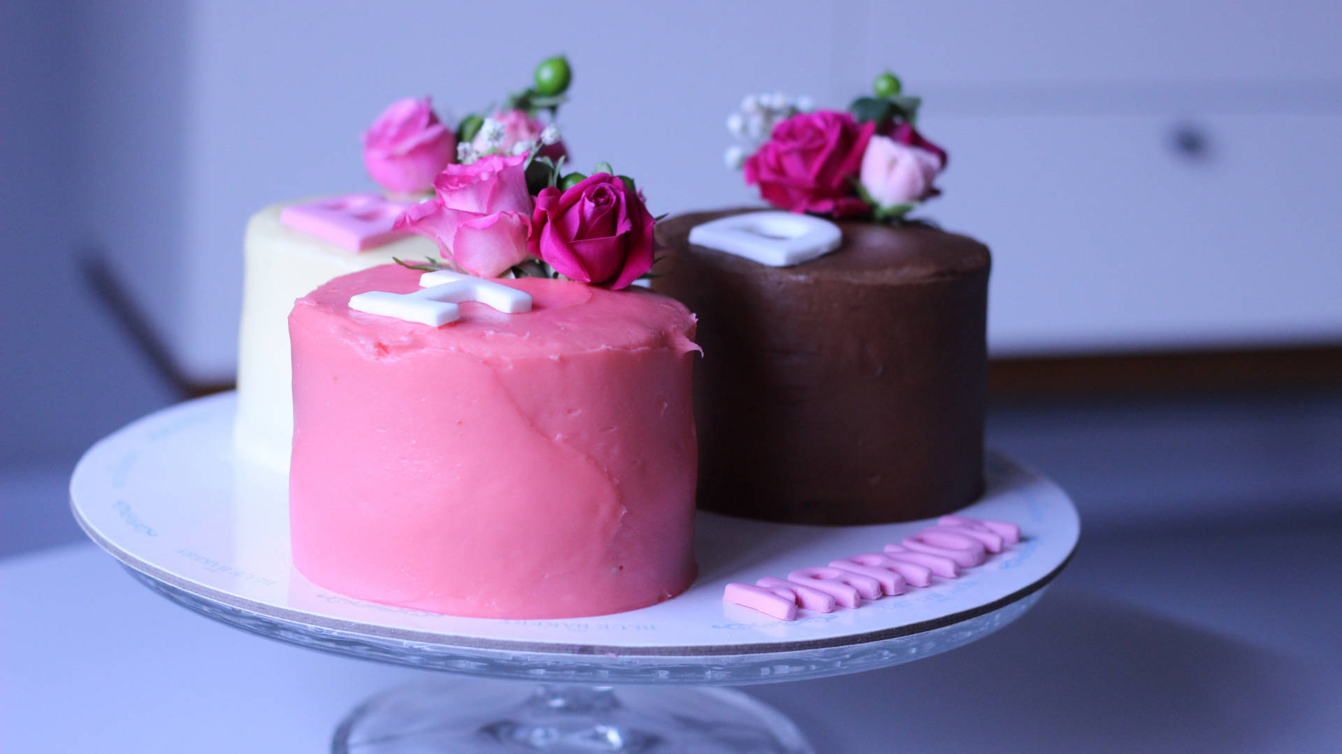 minimalist happy birthday flower cake, pink, white, Full HD Desktop Wallpaper