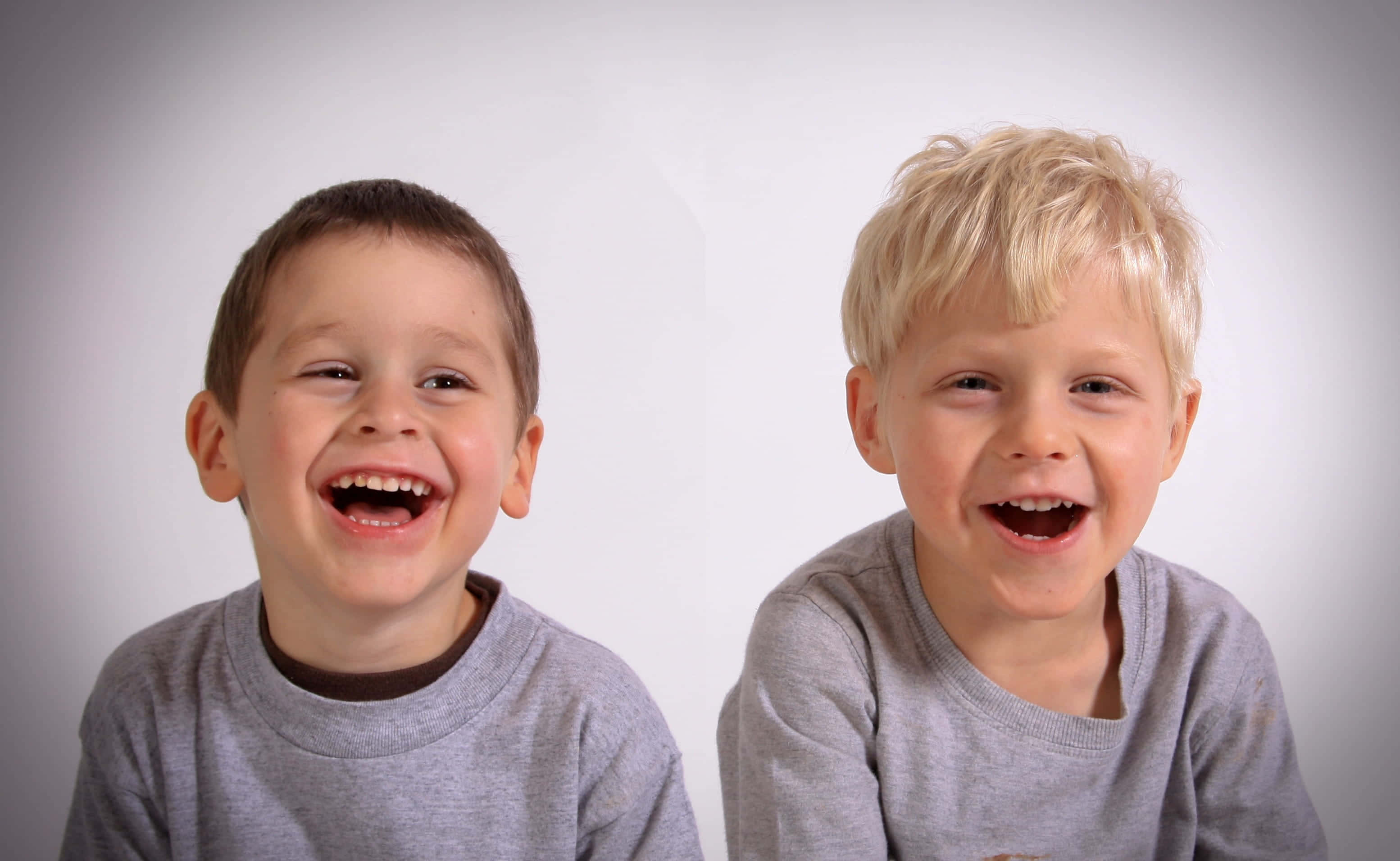 cute kids, 3108 x 1912, joyful young boys, 2K Desktop Wallpaper