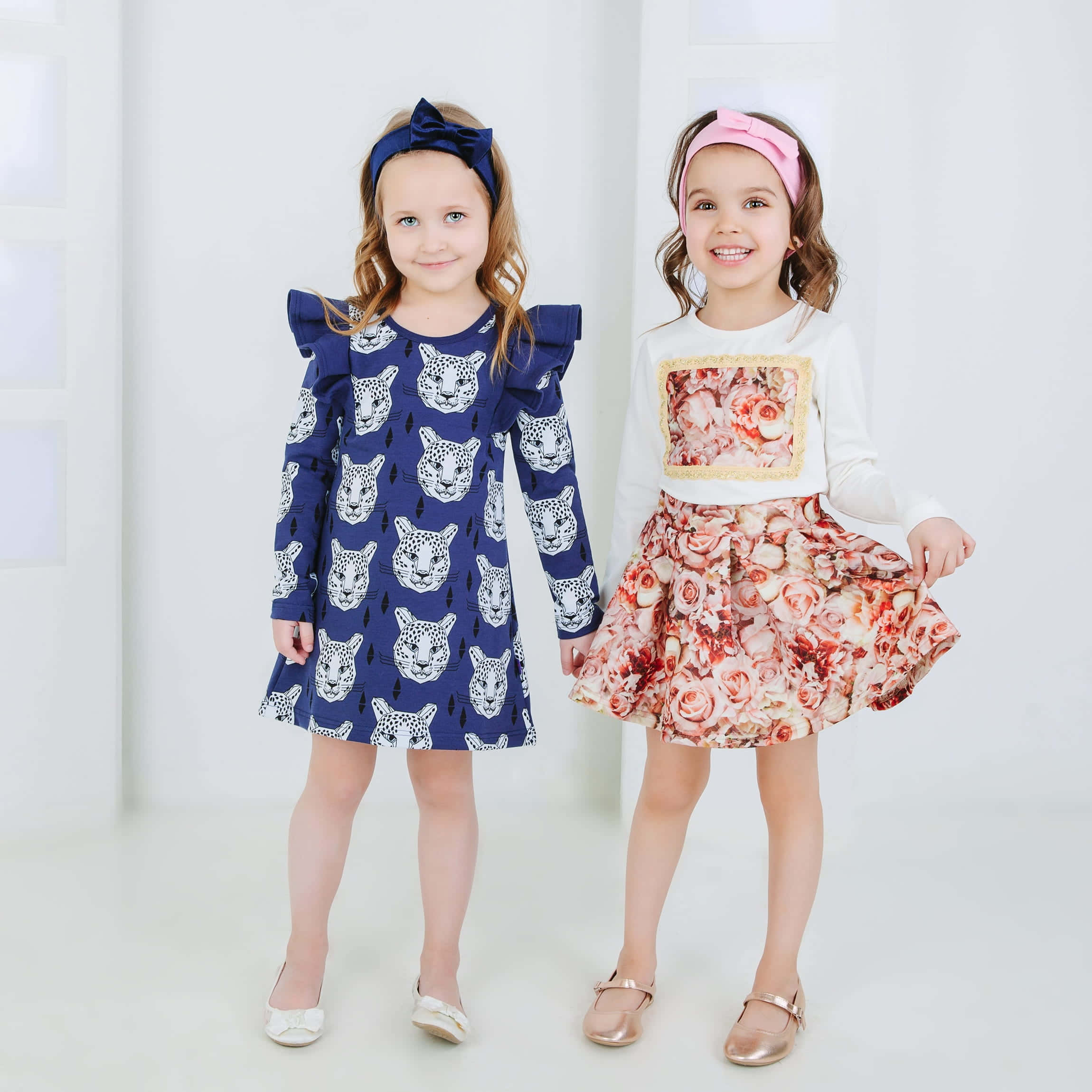 cute kids, adorable smiling kids, two cheerful young girls, Full HD Desktop Wallpaper