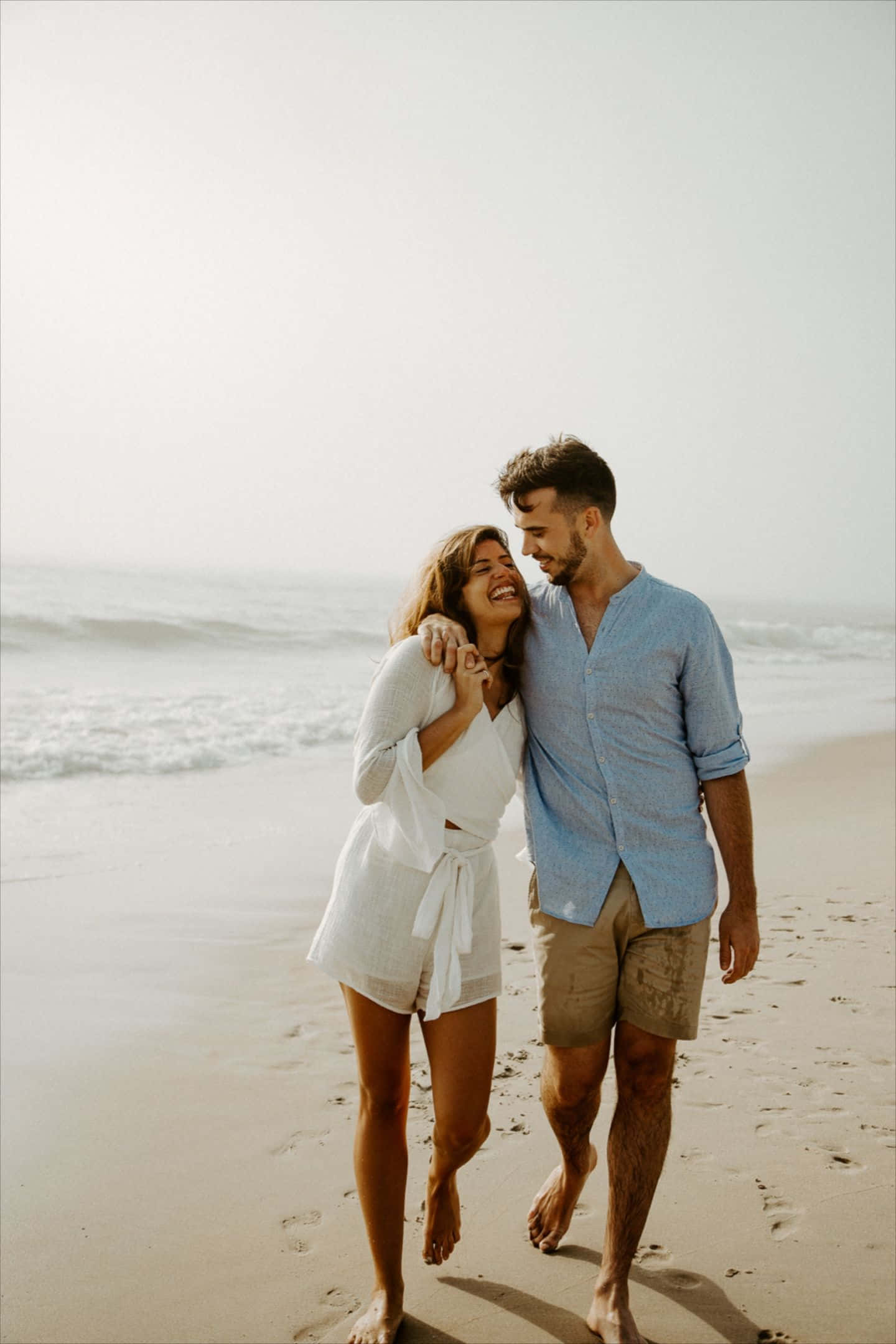 Happy Couple, beach, misty, Full HD Phone Wallpaper