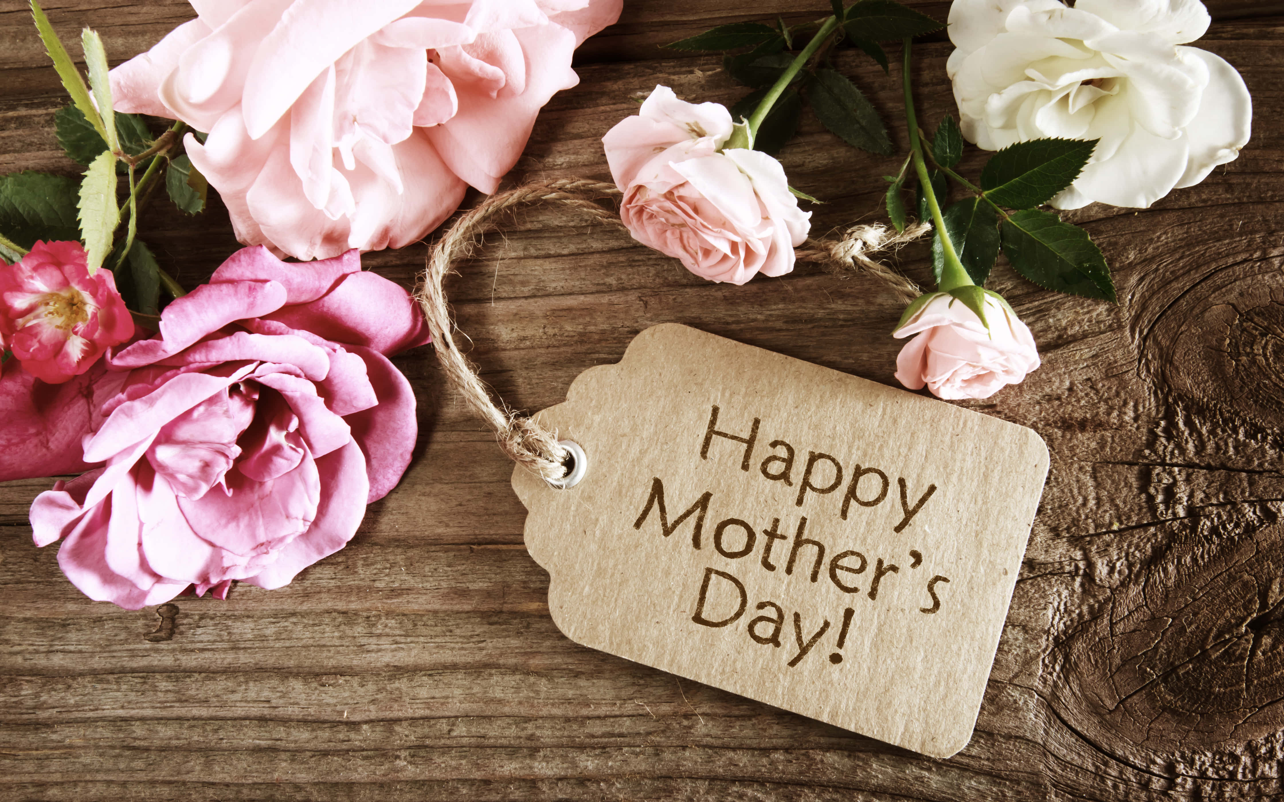 Happy Mother's Day, pink and white roses, wooden tag, 4K Desktop Wallpaper