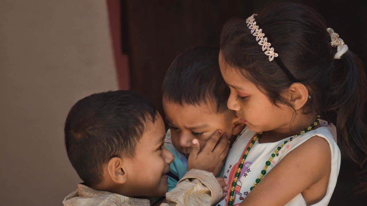 Sisters Day, siblings, children, SD Desktop Wallpaper