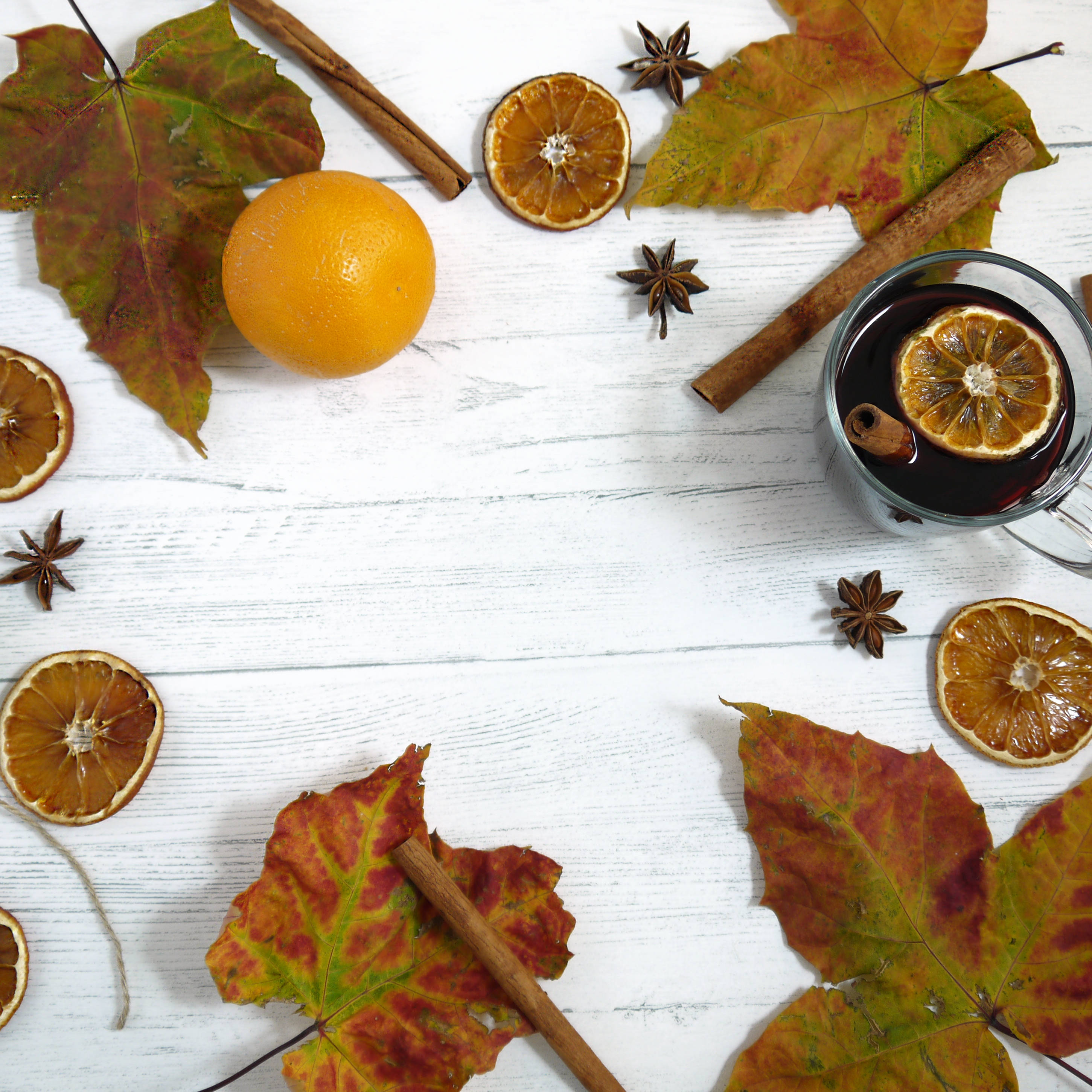 Traditional Thanksgiving Feast, autumnal spices, citrus, 2K Desktop Wallpaper