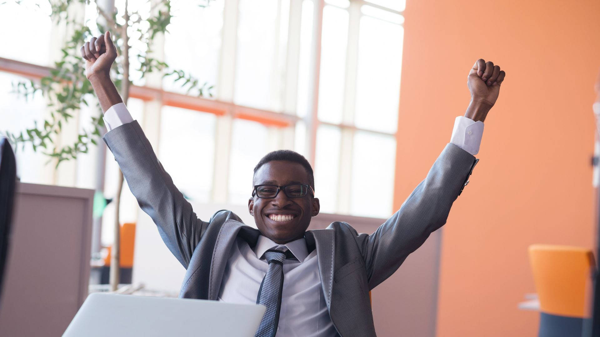 African man, hands raised, suit, Full HD Desktop Wallpaper