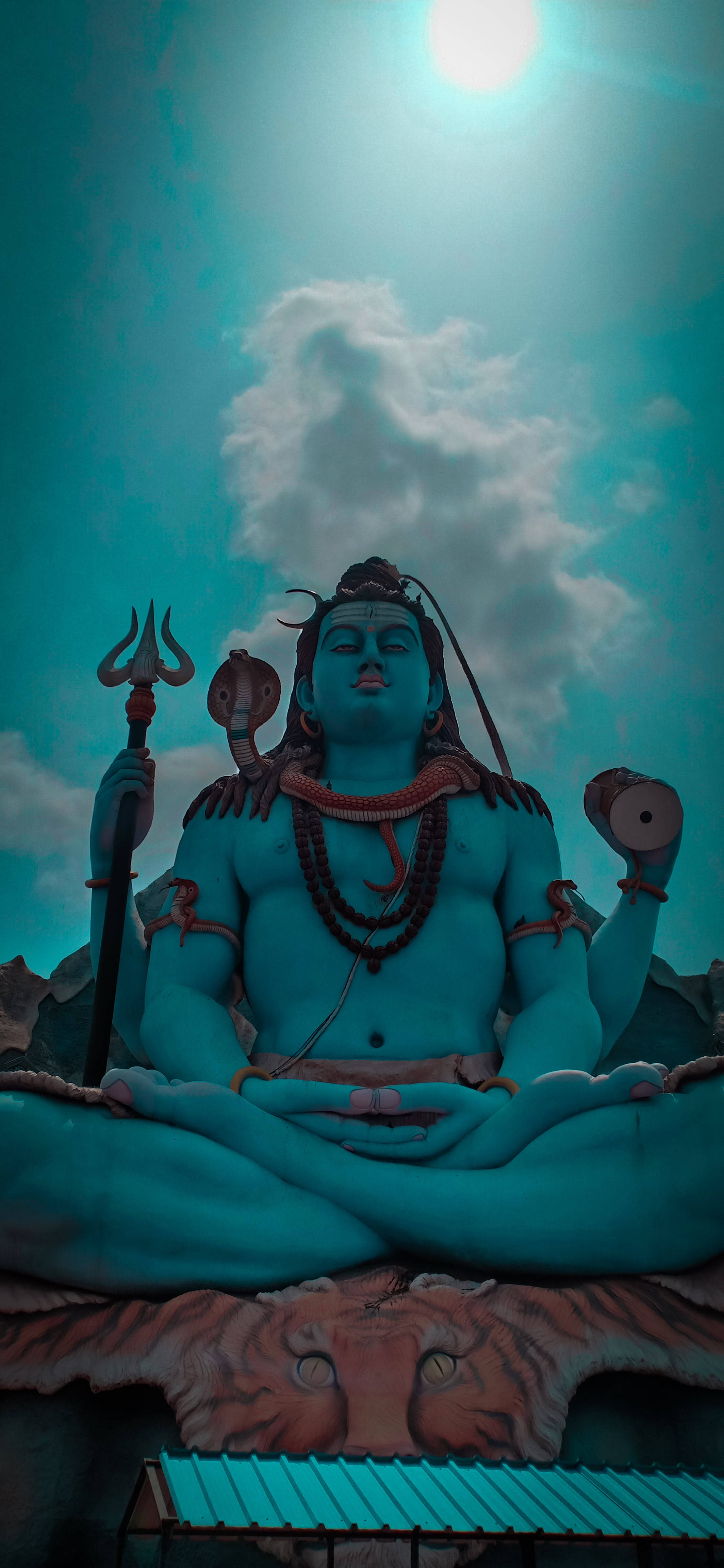 Har Har Mahadev, blue Shiva statue, tiger skin, 4K Phone Wallpaper