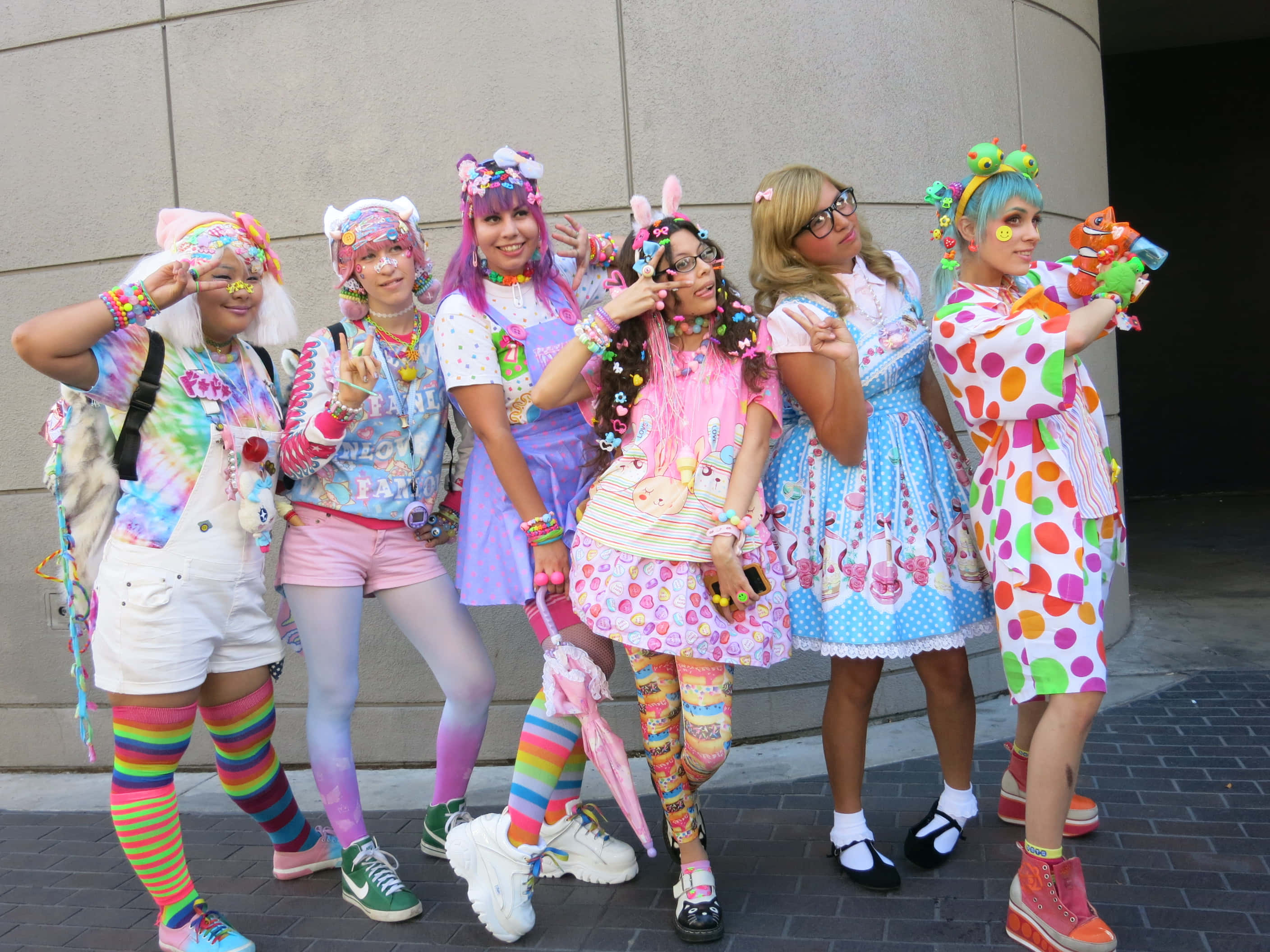 Harajuku Fashion, pastel outfits, rainbow accessories, 2K Desktop Wallpaper