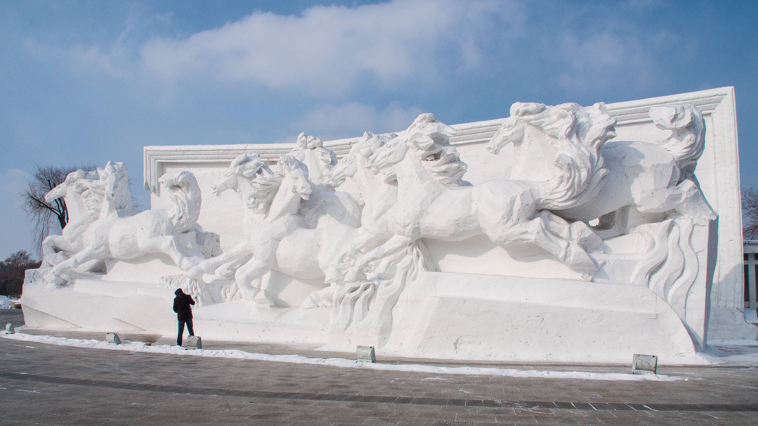 Harbin, running horses, snow sculpture, 2K Desktop Wallpaper