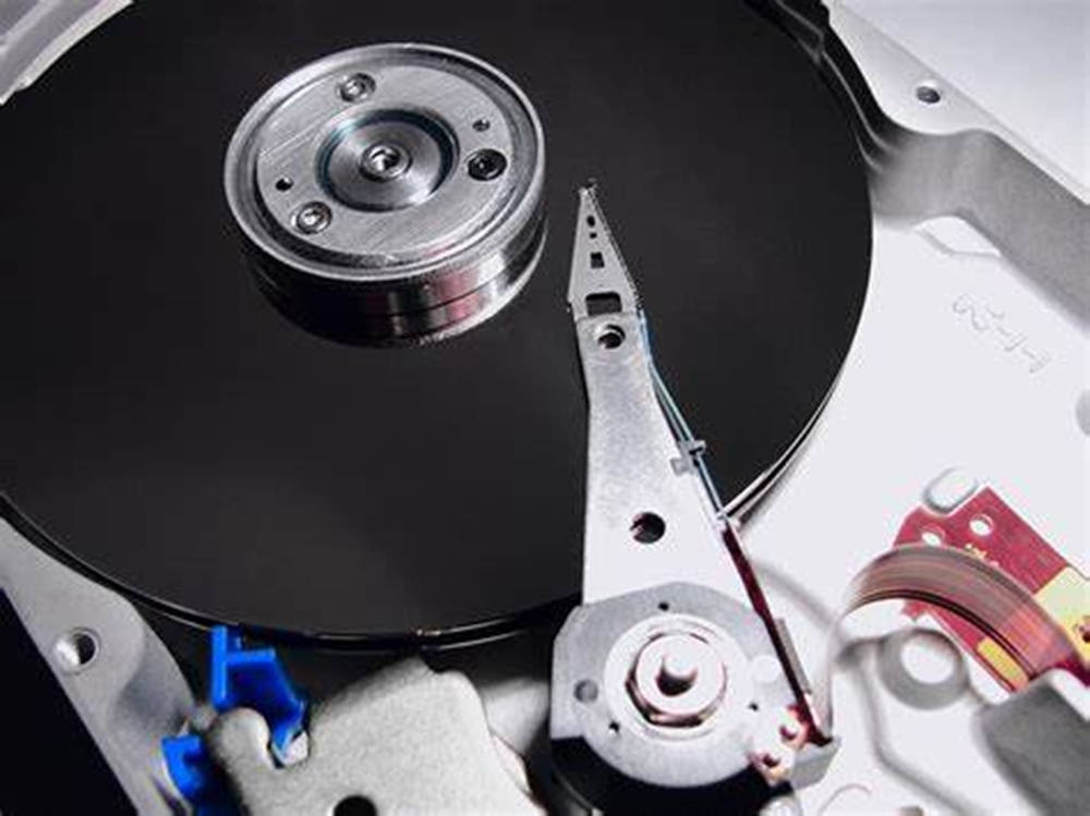 hard drive disk, spinning platters, read/write arm, SD Desktop Wallpaper