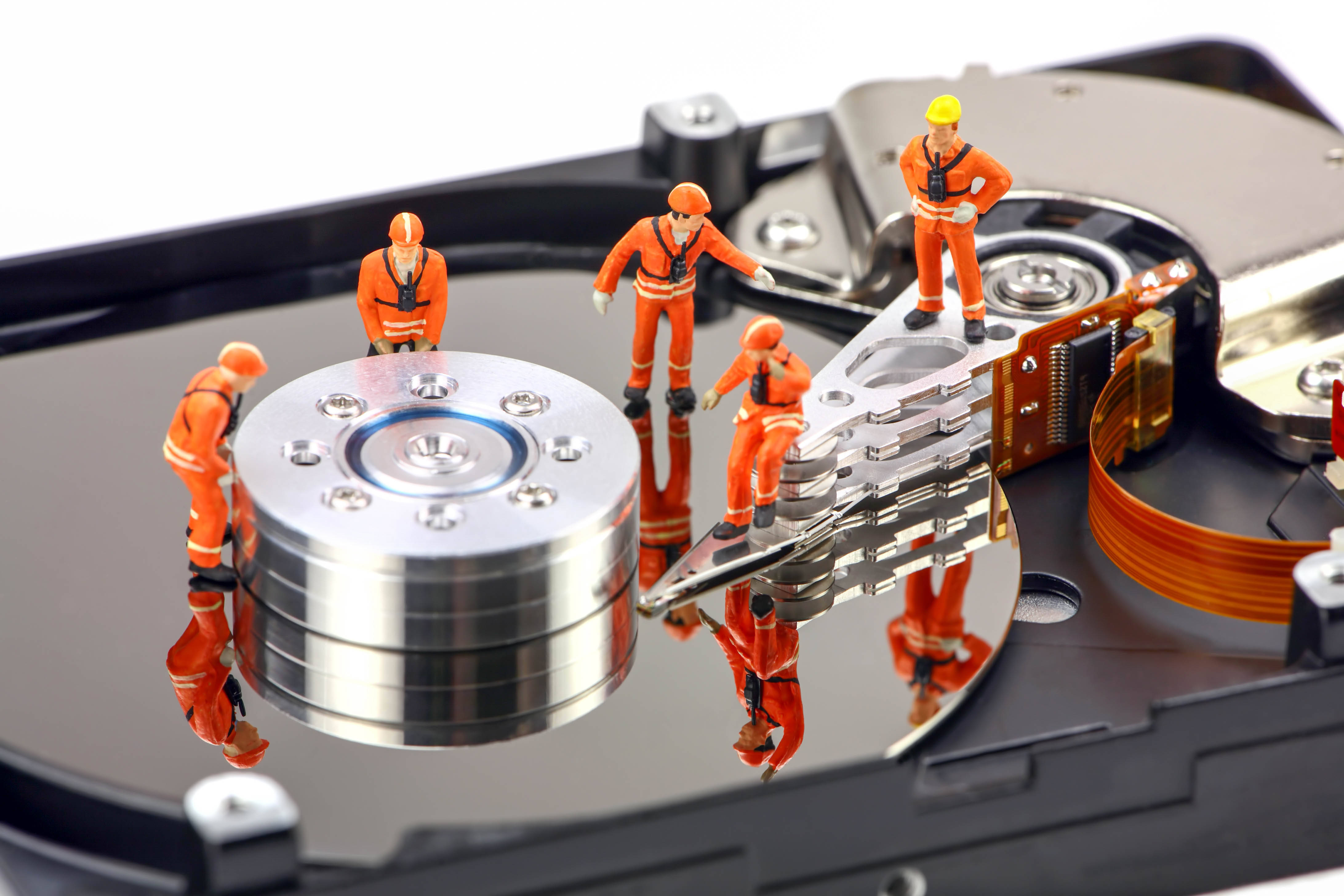 hard drive, miniature worker toys, orange suits, 4K Desktop Wallpaper