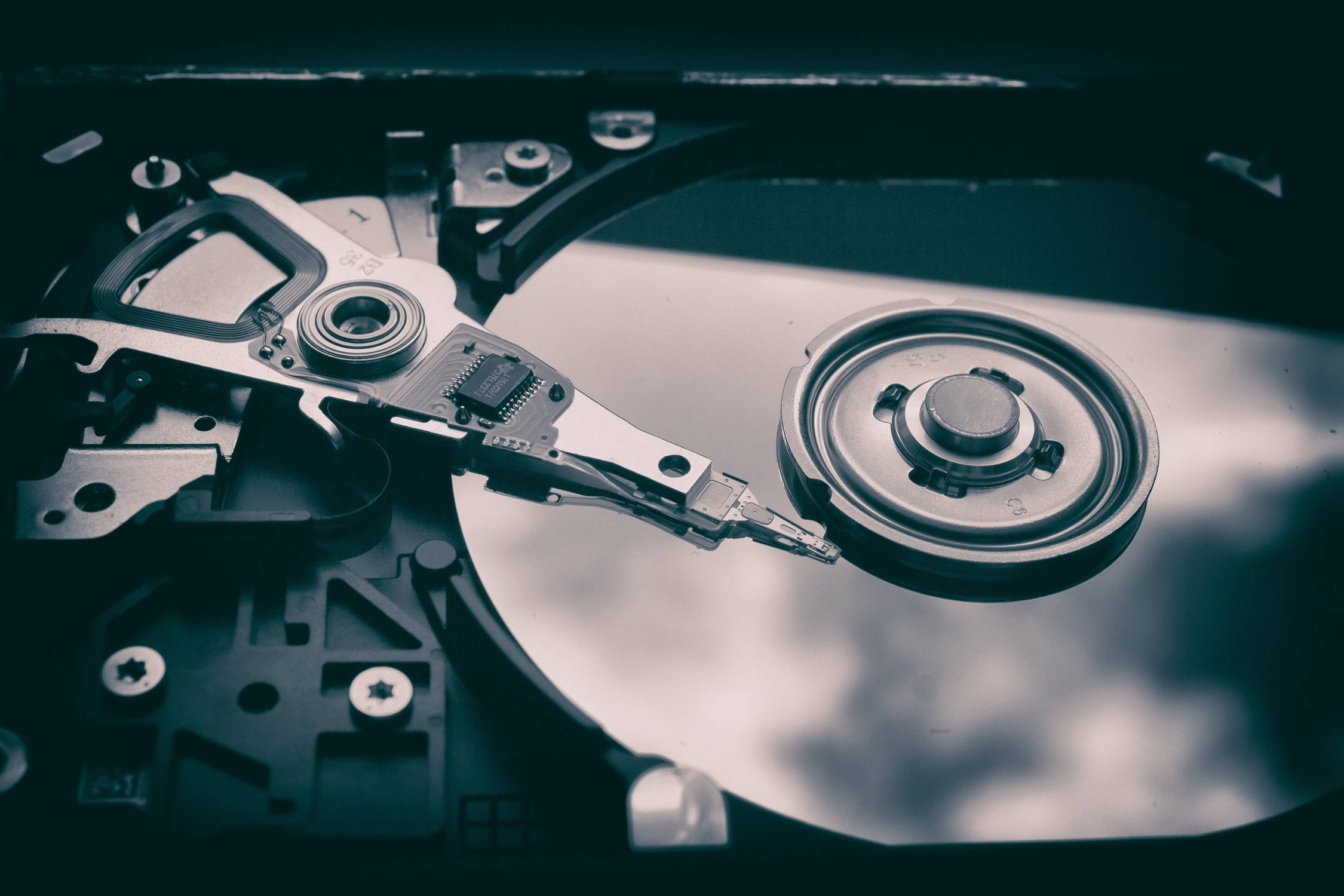 hard drive, spinning platter, read/write head, Full HD Desktop Wallpaper