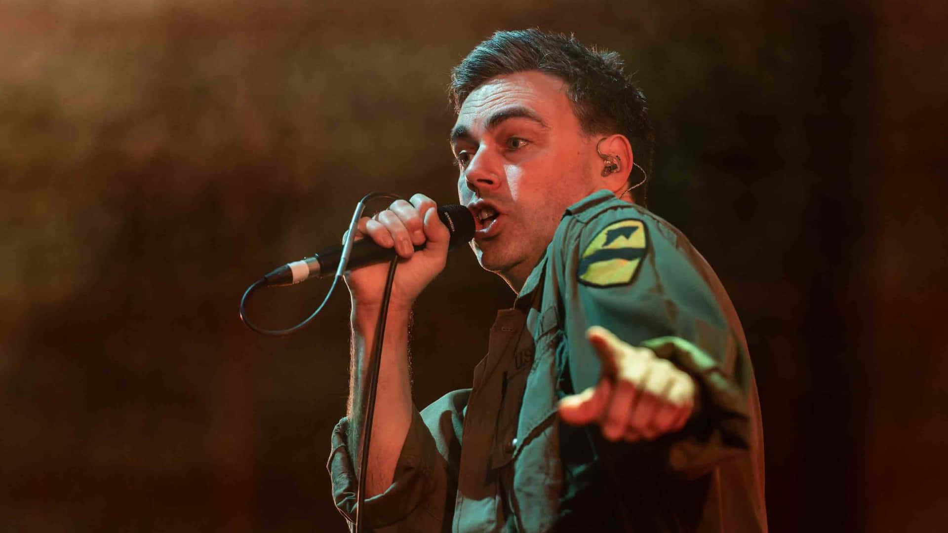 Hard Fi, green military jacket, microphone, Full HD Desktop Wallpaper