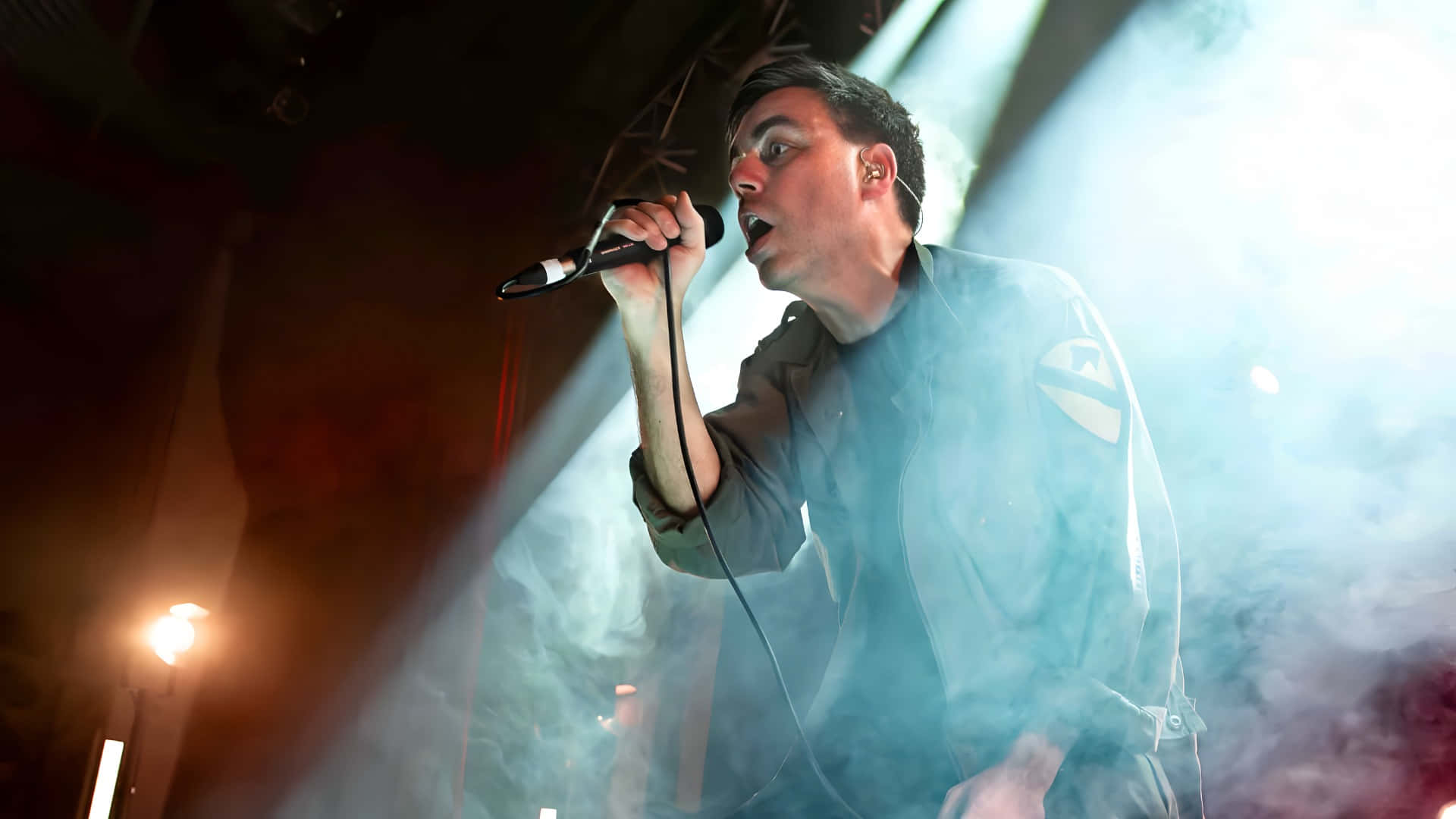 Hard Fi, male singer, microphone, Full HD Desktop Wallpaper