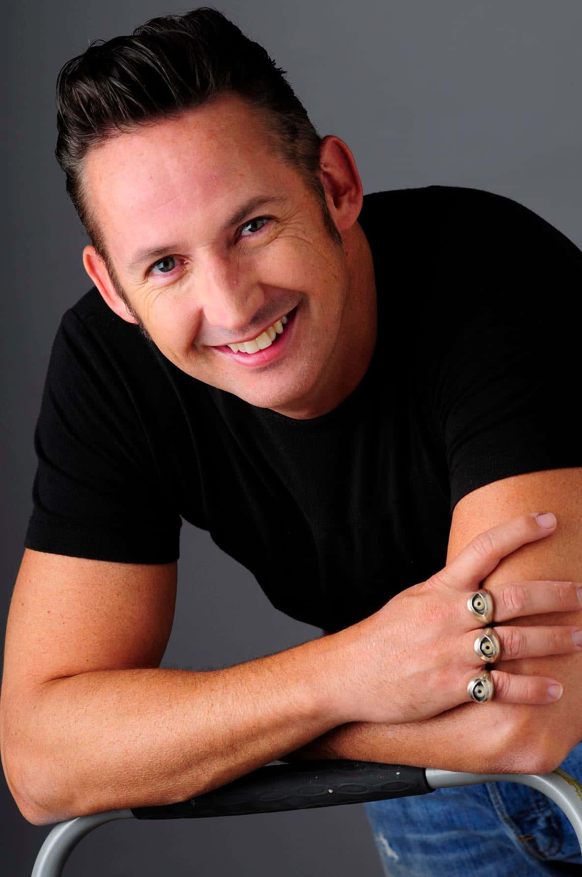 Harland Williams, black t-shirt, three rings, HD Phone Wallpaper