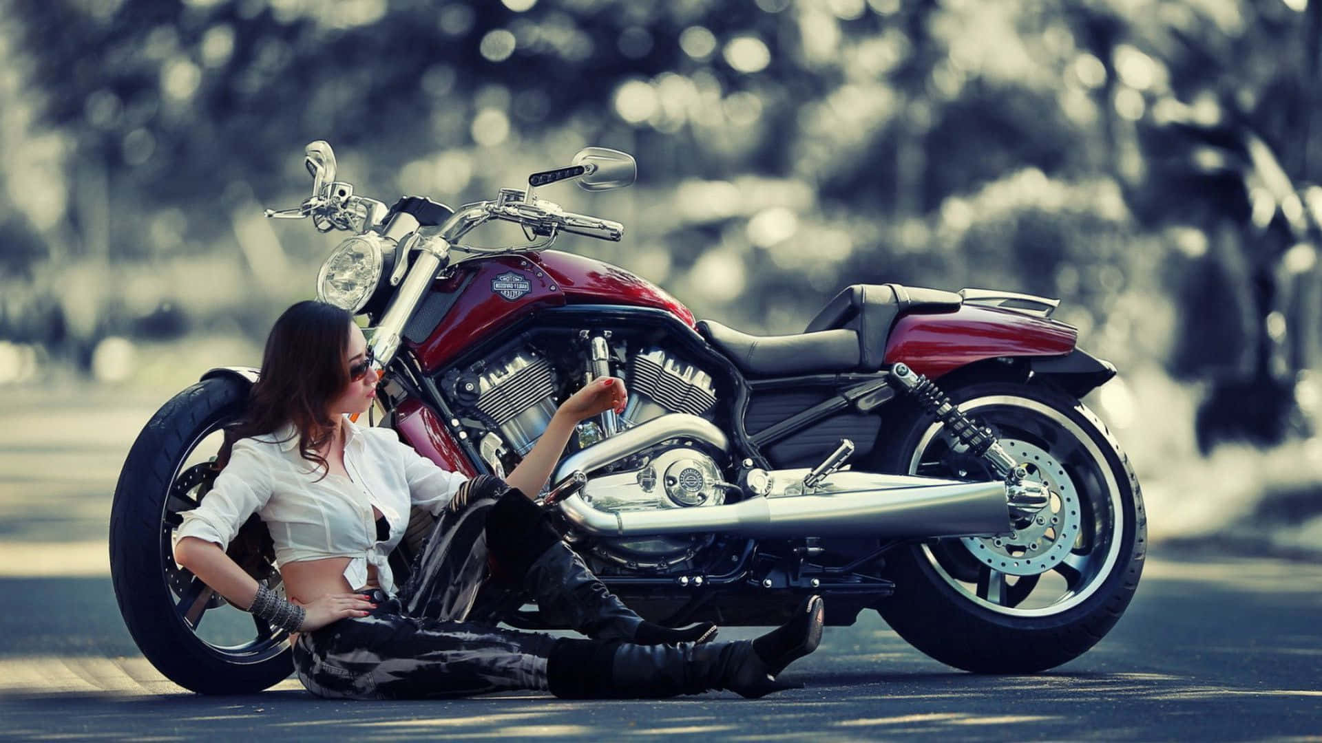 Harley Davidson HD, red motorcycle, sunglasses, Full HD Desktop Wallpaper